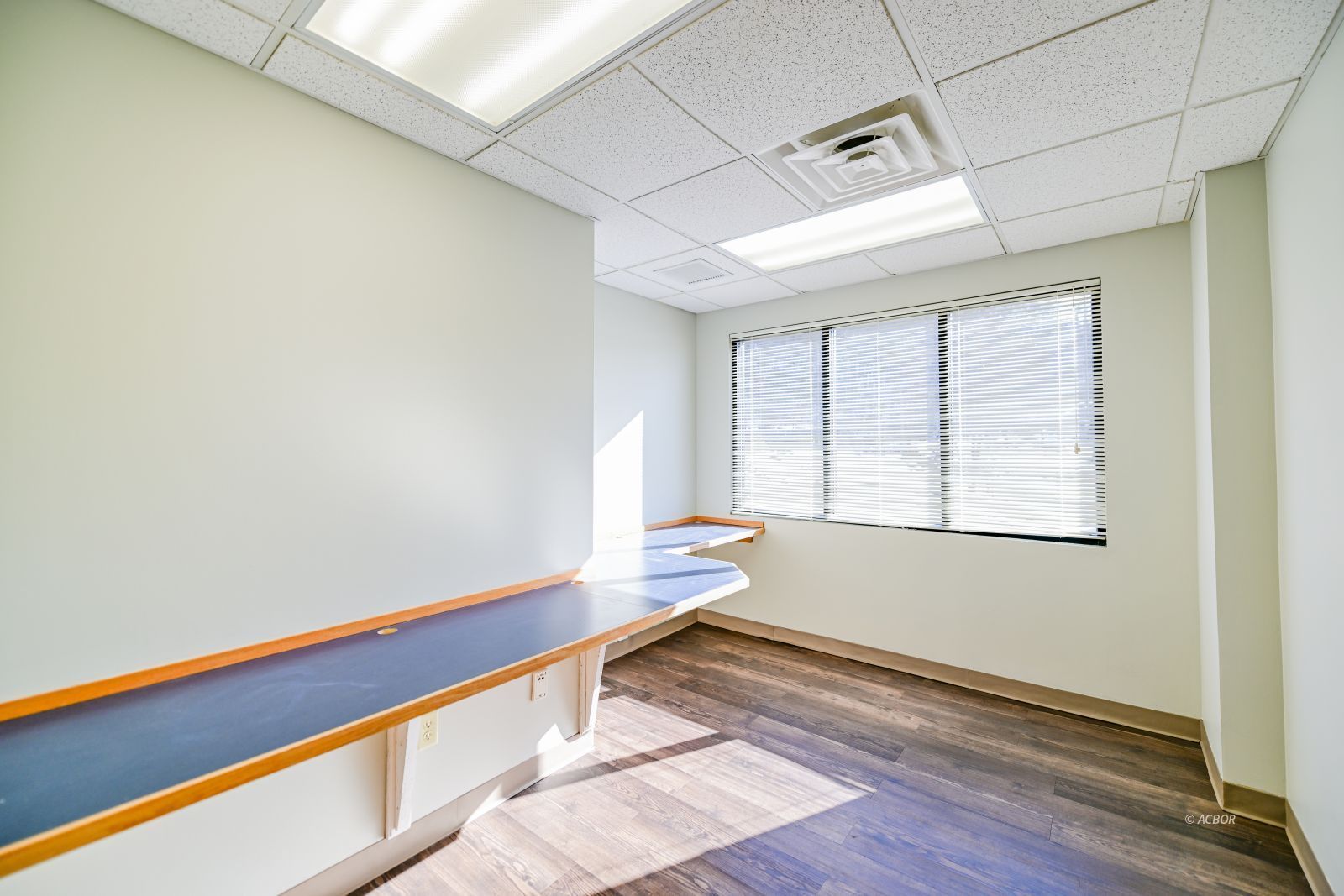 86 Columbus Cir # 203b Property Photo 36