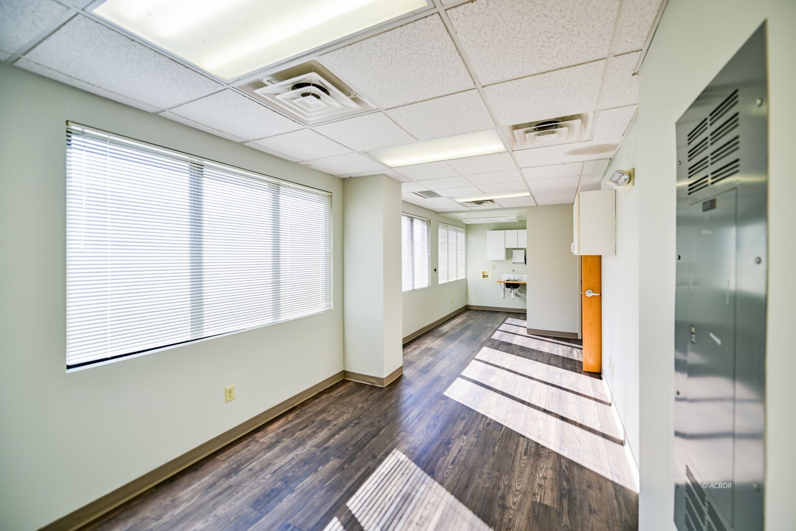 86 Columbus Cir # 203b Property Photo 38