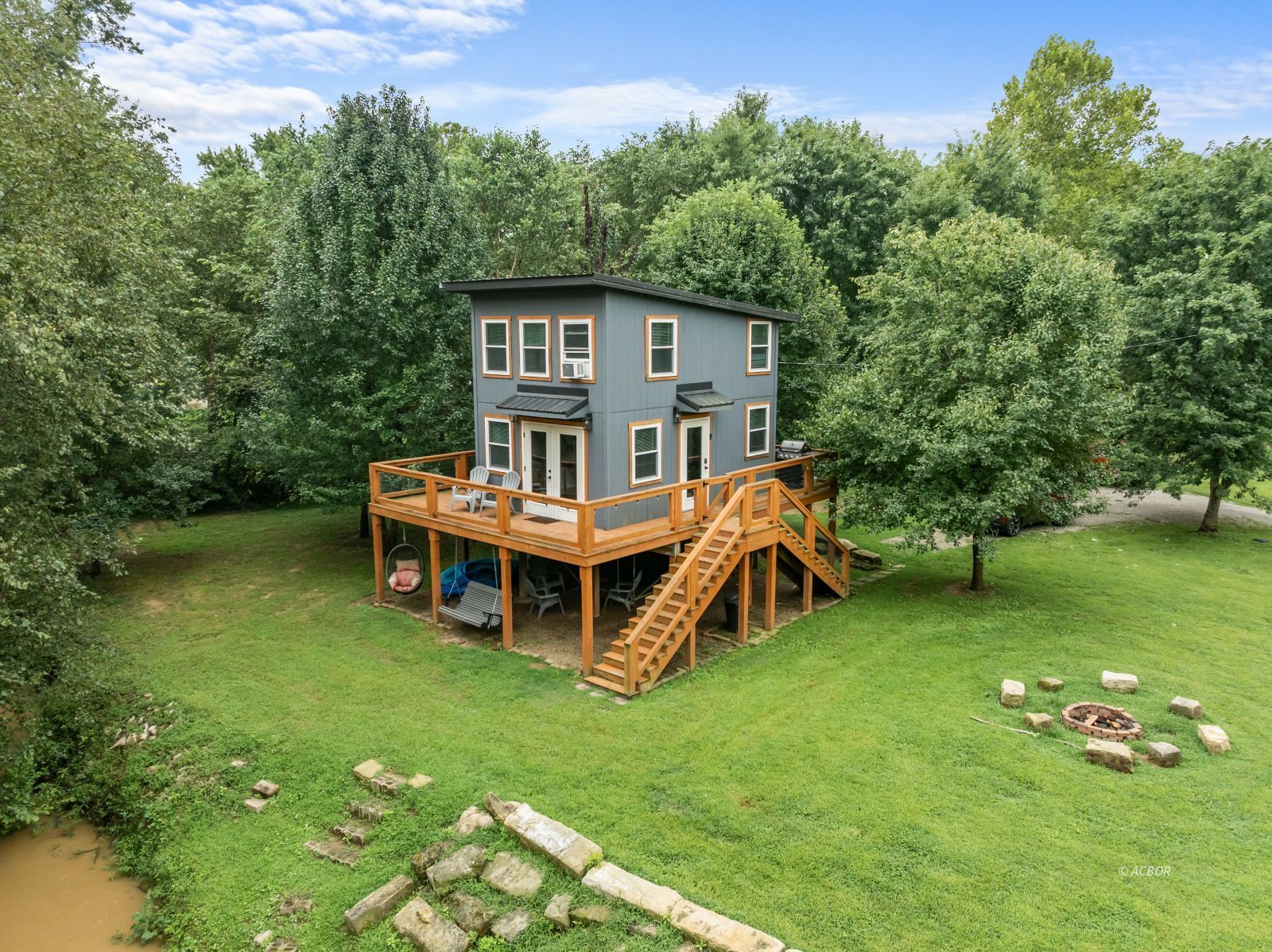 7696 Bull Run Road Property Photo 1