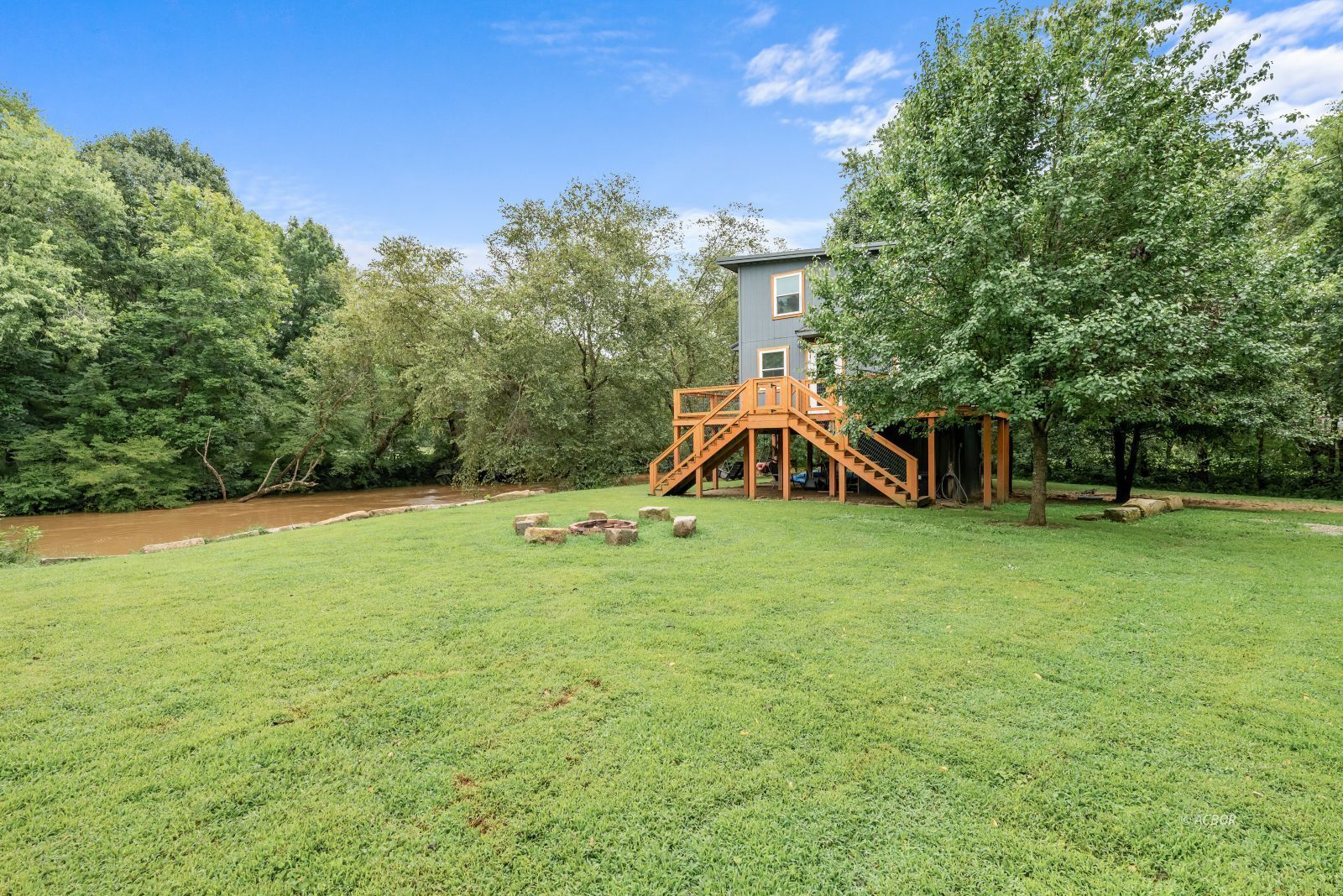 7696 Bull Run Road Property Photo 5
