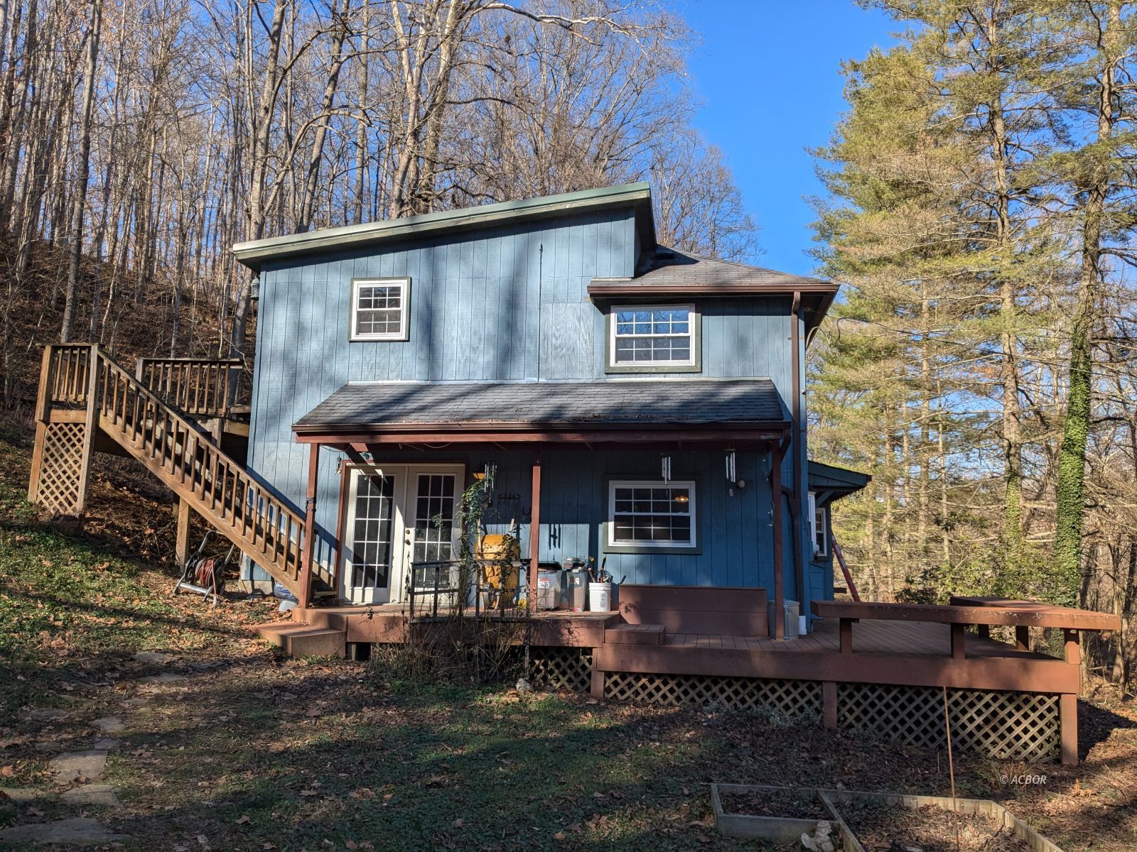 15717 Willow Creek Rd Property Photo 1