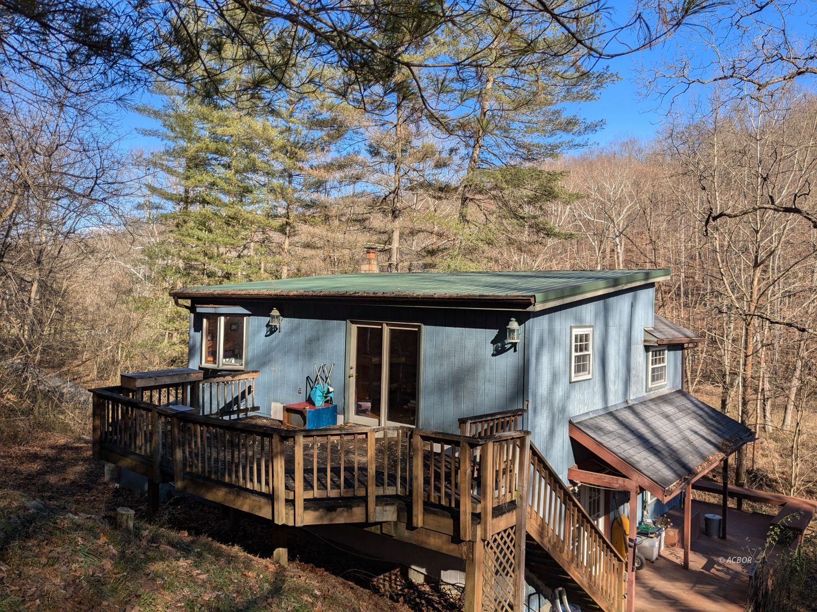 15717 Willow Creek Rd Property Photo 3