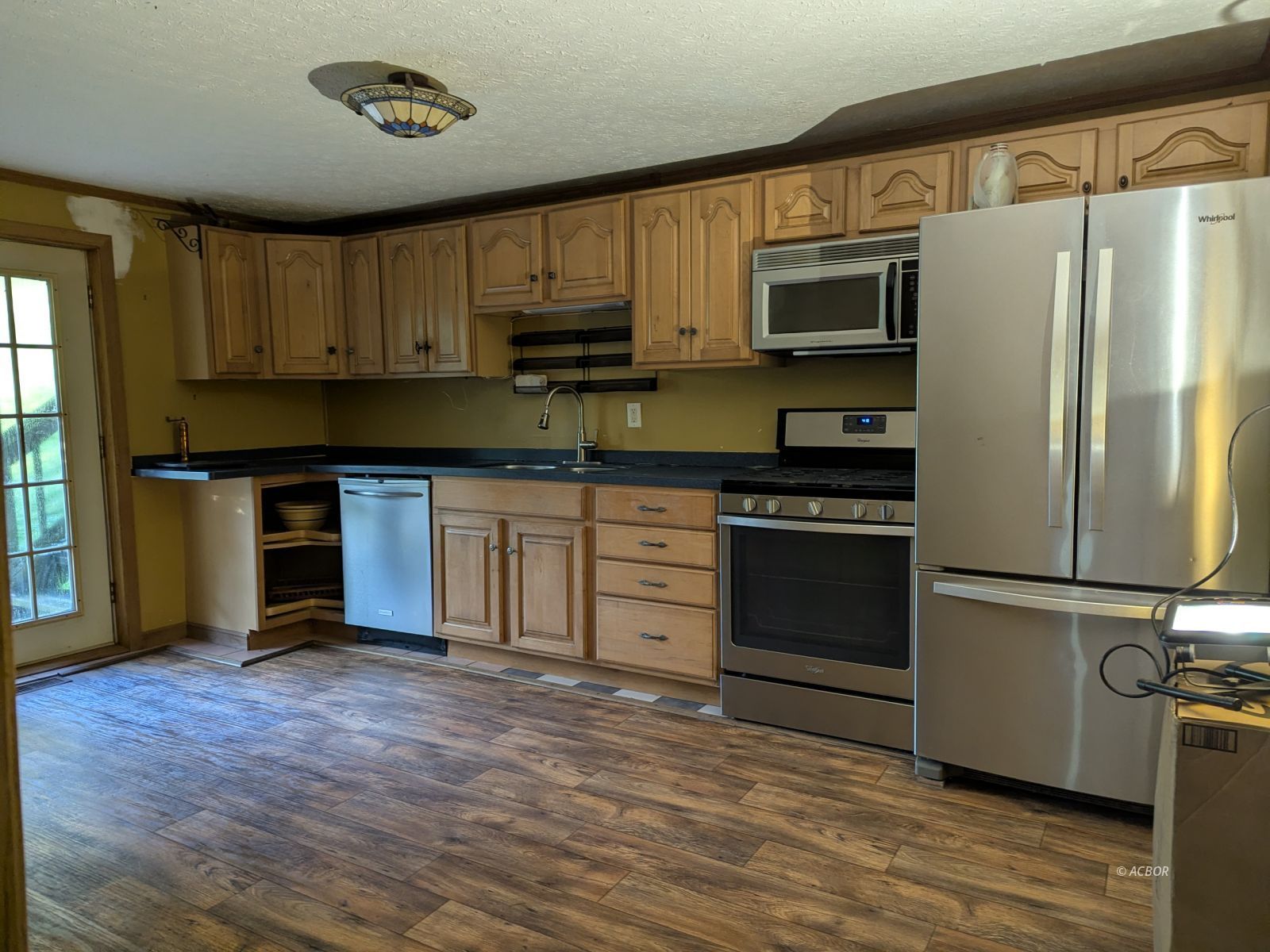 15717 Willow Creek Rd Property Photo 7