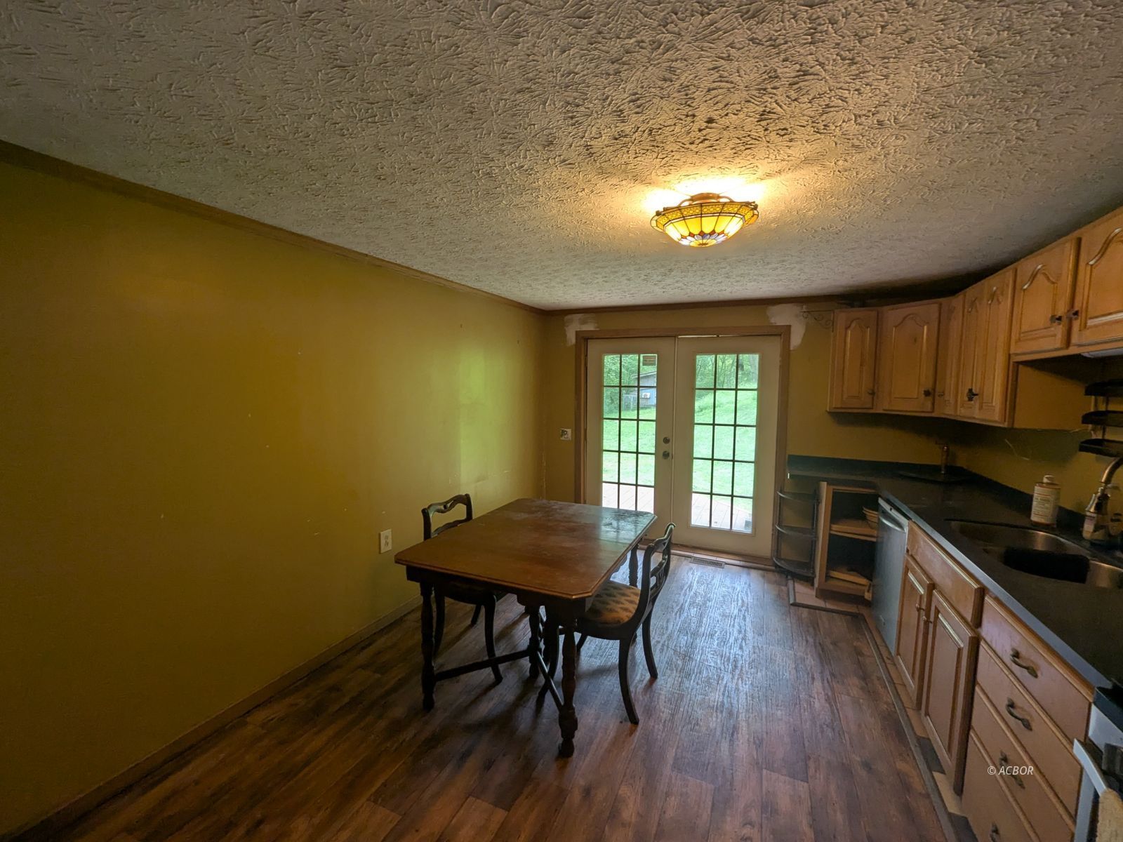 15717 Willow Creek Rd Property Photo 8
