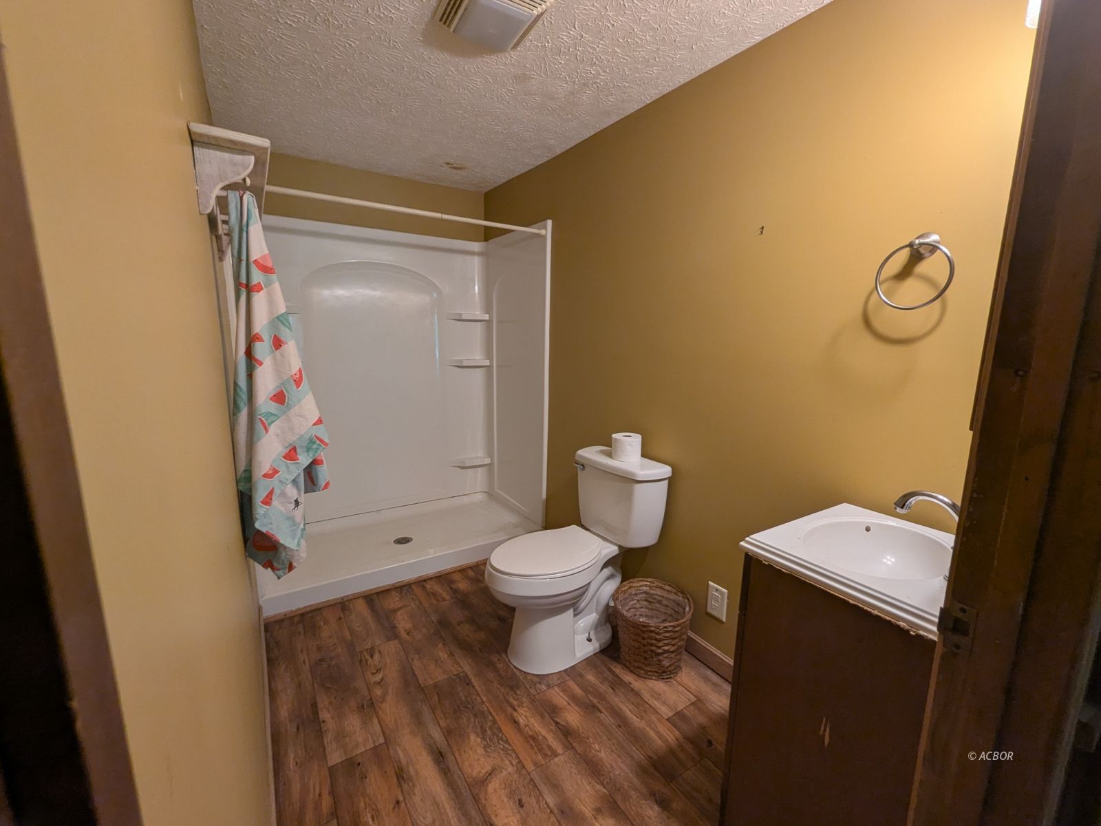 15717 Willow Creek Rd Property Photo 9