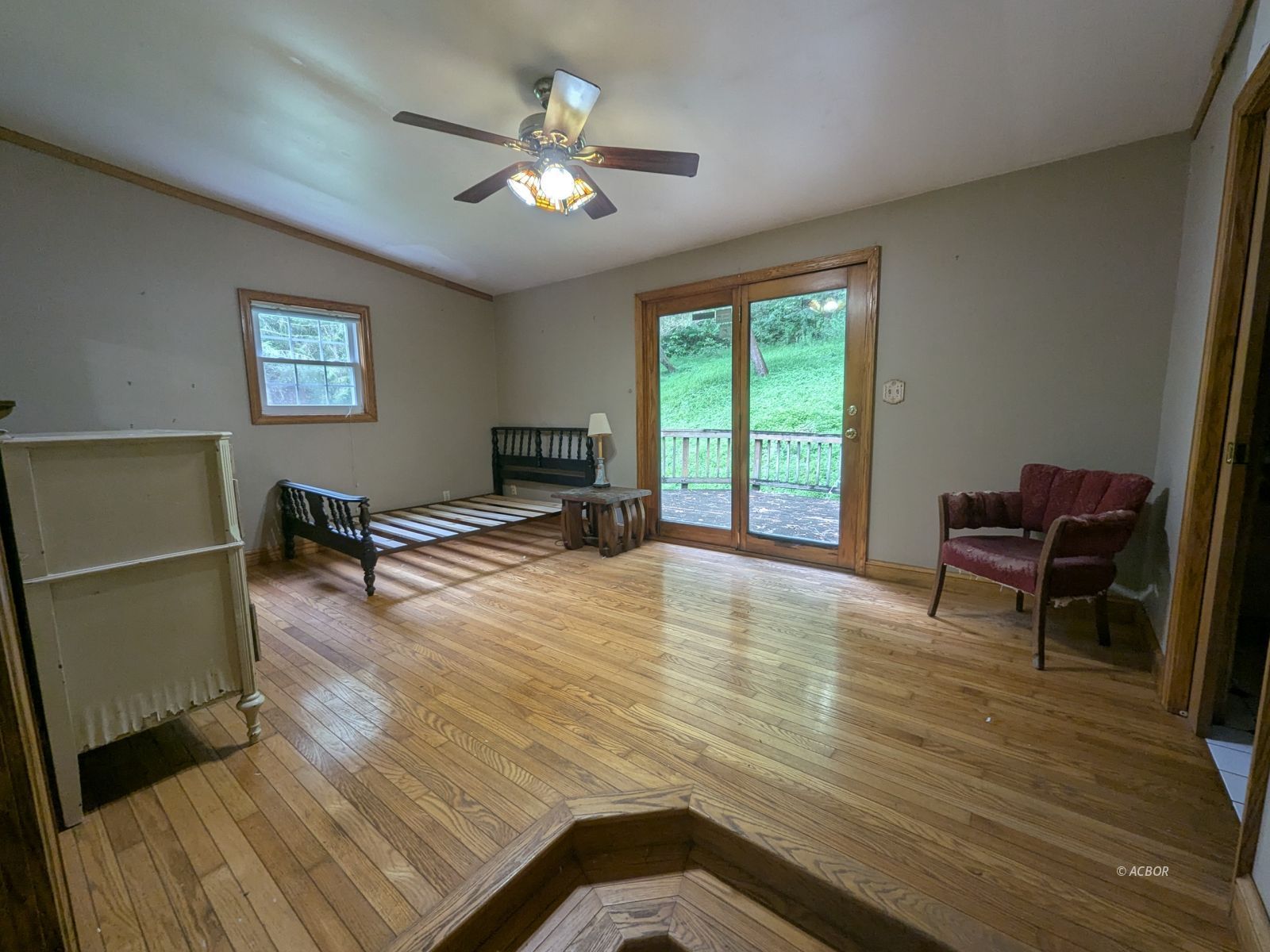 15717 Willow Creek Rd Property Photo 11