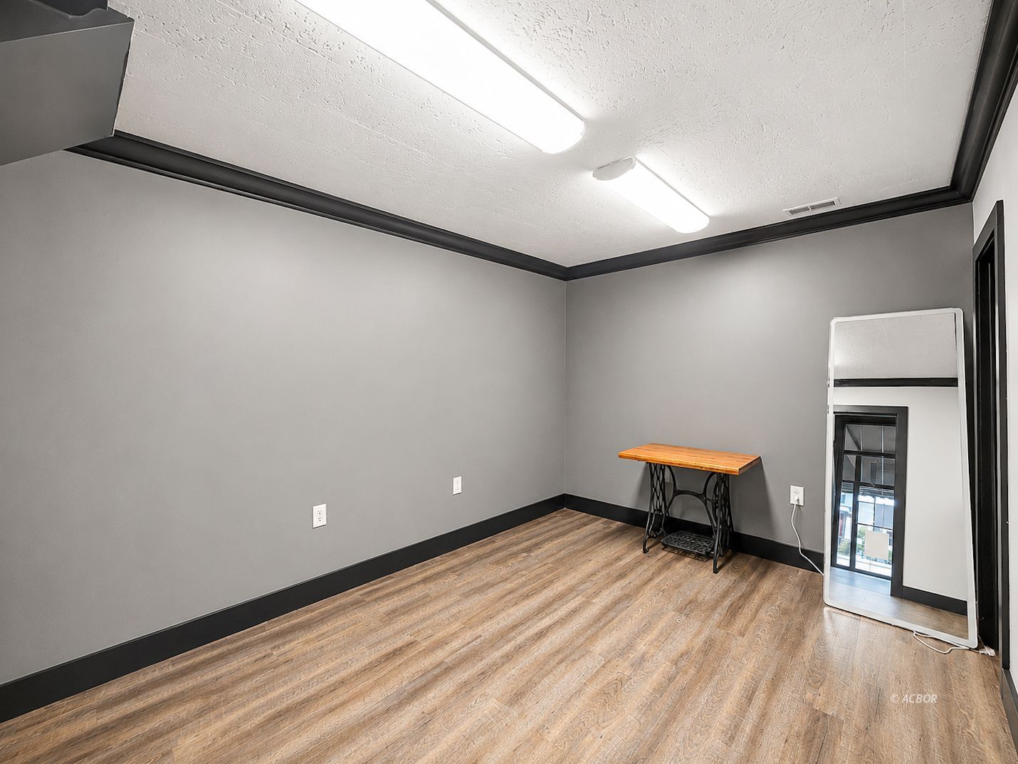 111 Court Property Photo 7