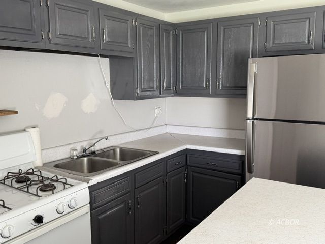 319 Broadway St Property Photo 14