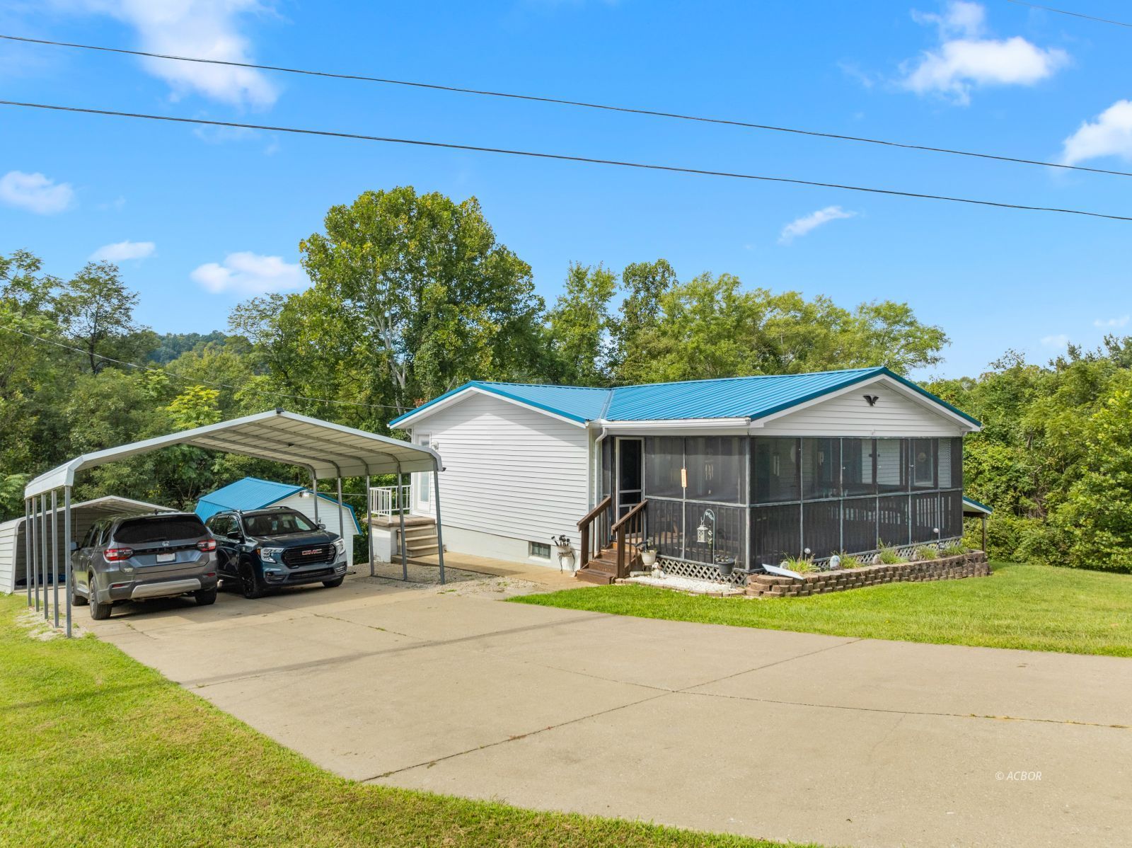 1903 Raccoon Rd Property Photo 1