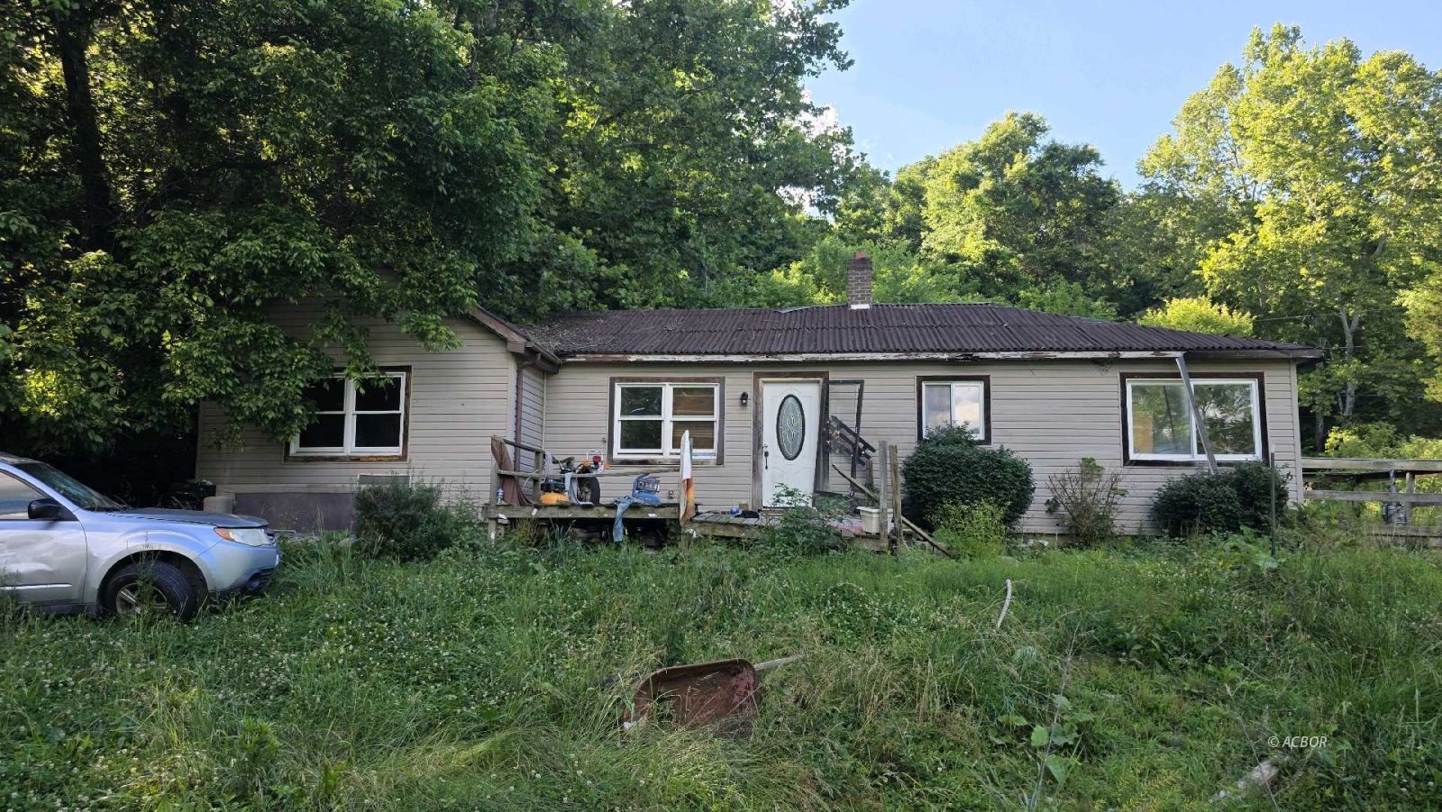 686 Cliff Alum Rd Property Photo 1