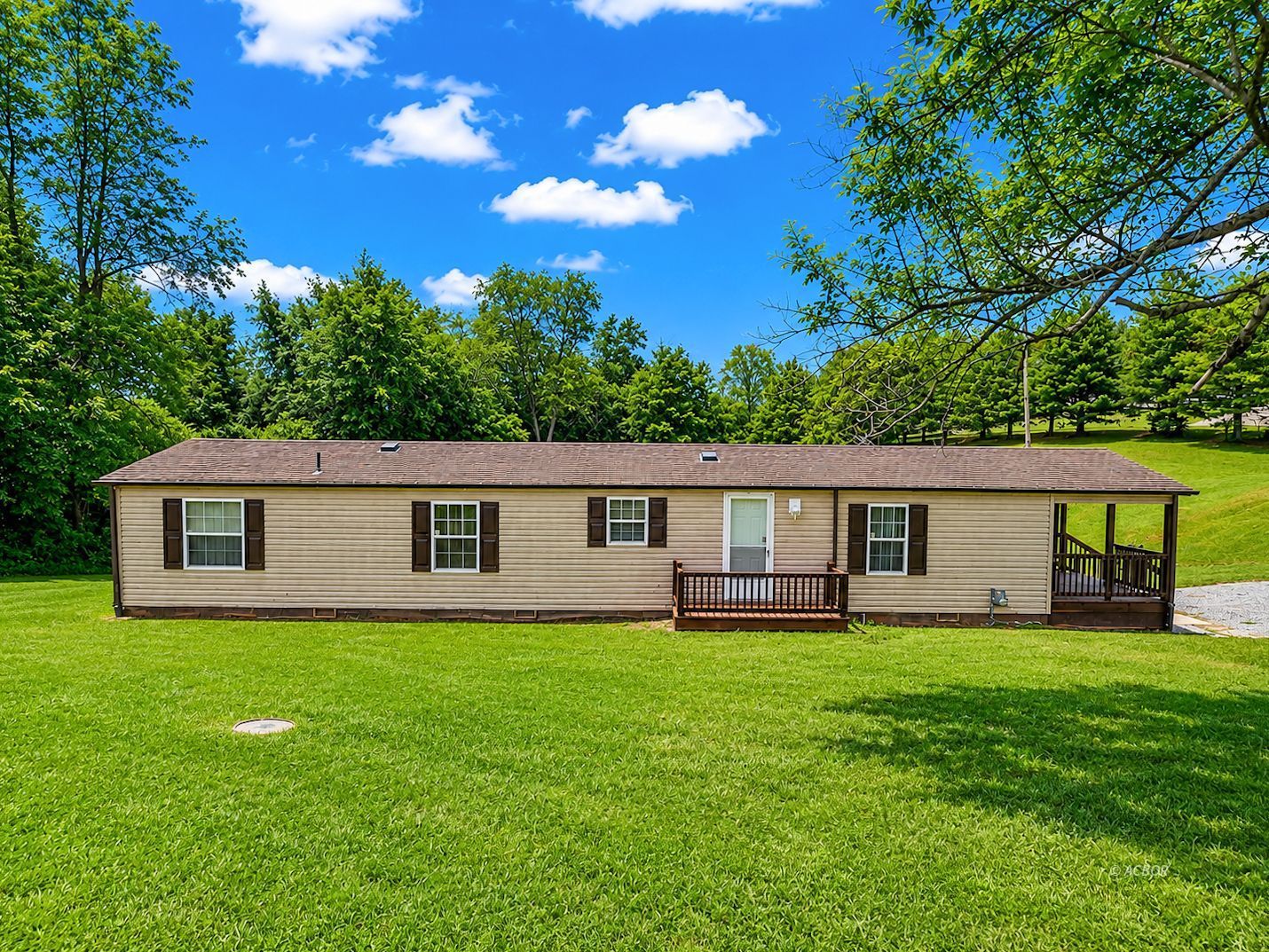 87 York Dr.