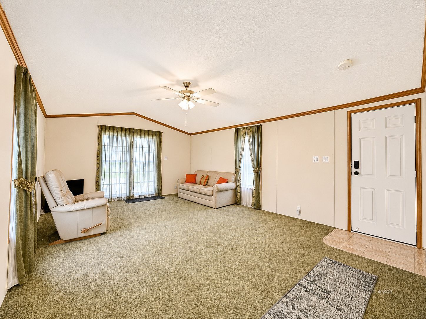 87 York Dr. Property Photo 2