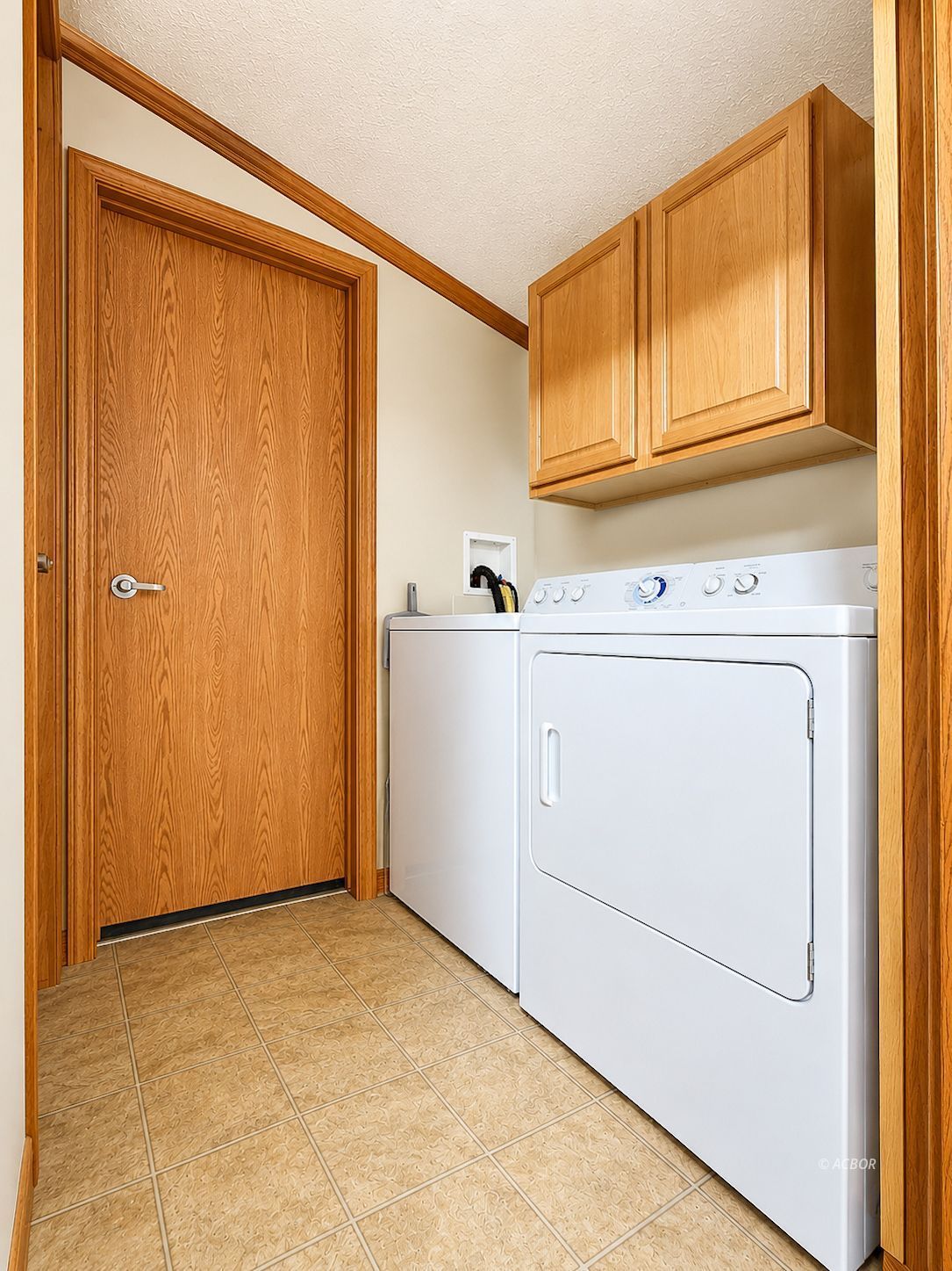 87 York Dr. Property Photo 13