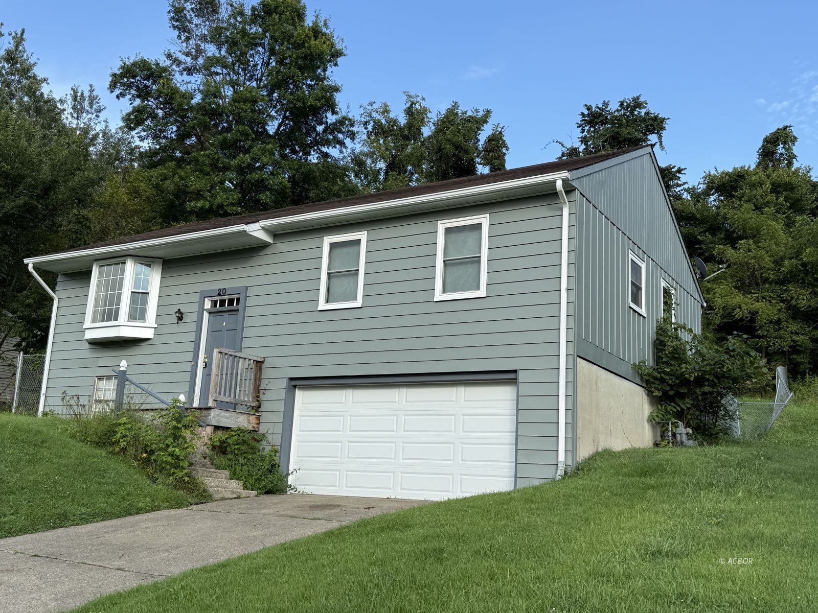 20 Berkeley Dr Property Photo 1