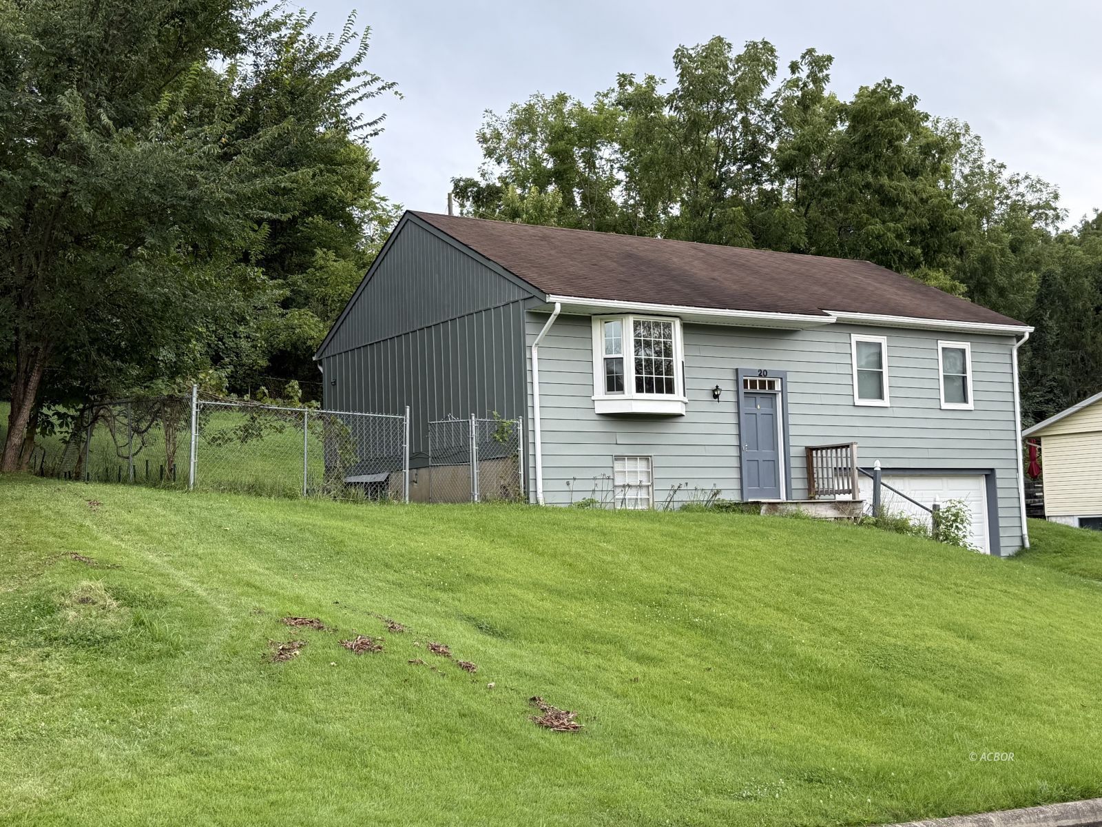 20 Berkeley Dr Property Photo 6