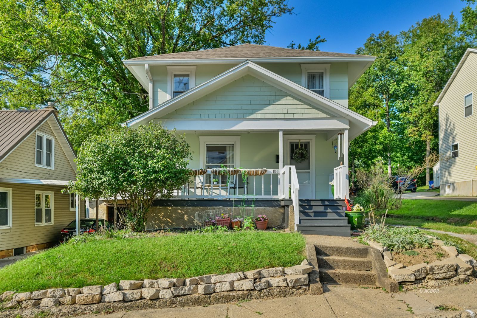 100 Second St Property Photo 1