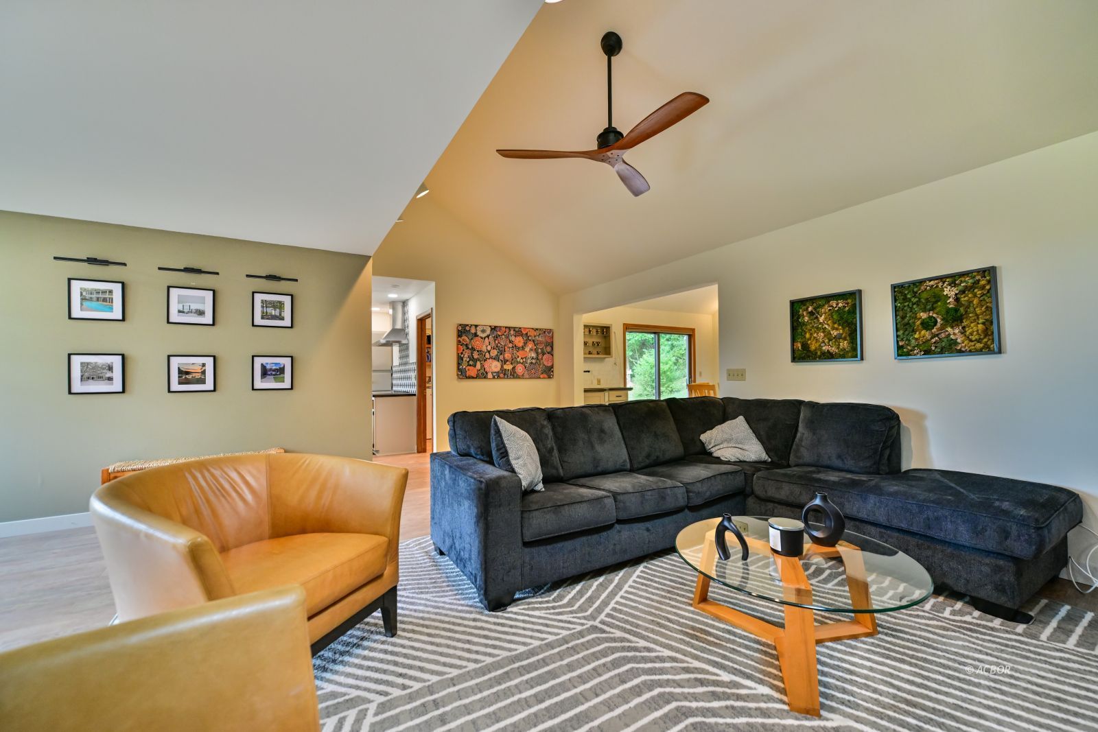 16 Mcguffey Ln Property Photo 6