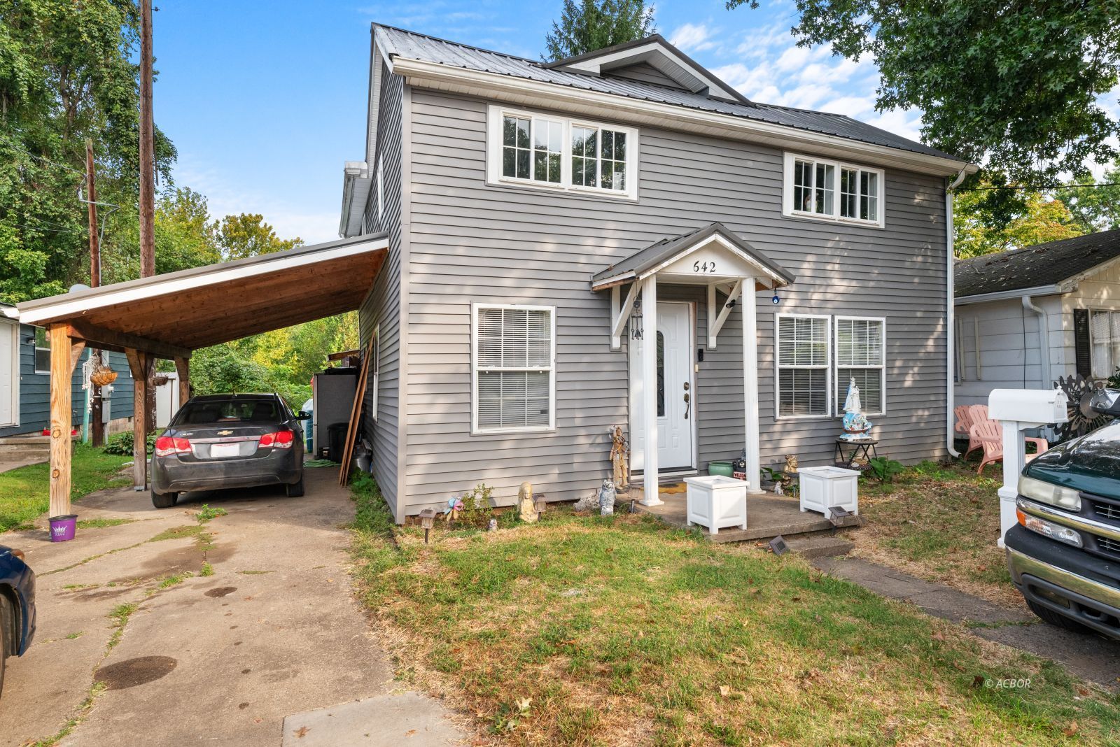 642 5th Ave. Property Photo 1