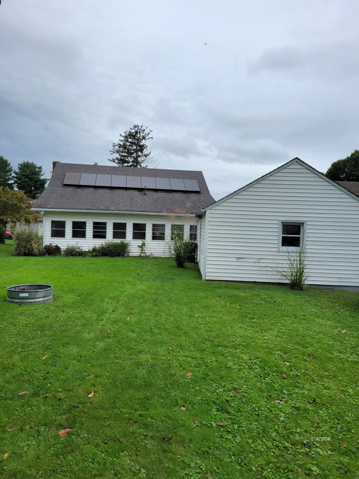 840 Baird St Property Photo 3