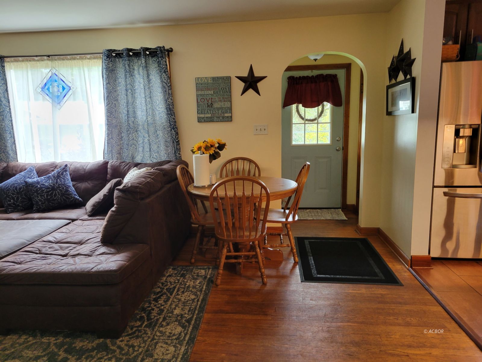 840 Baird St Property Photo 11
