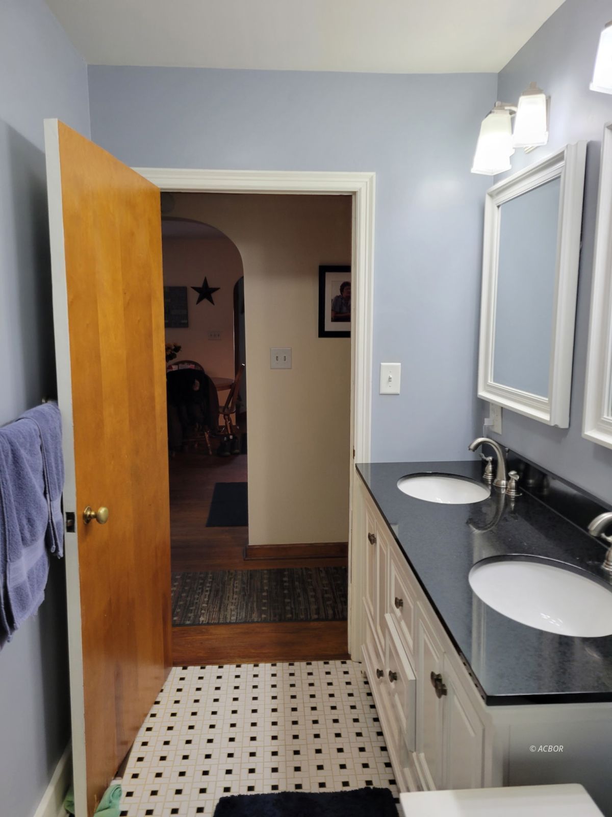 840 Baird St Property Photo 22