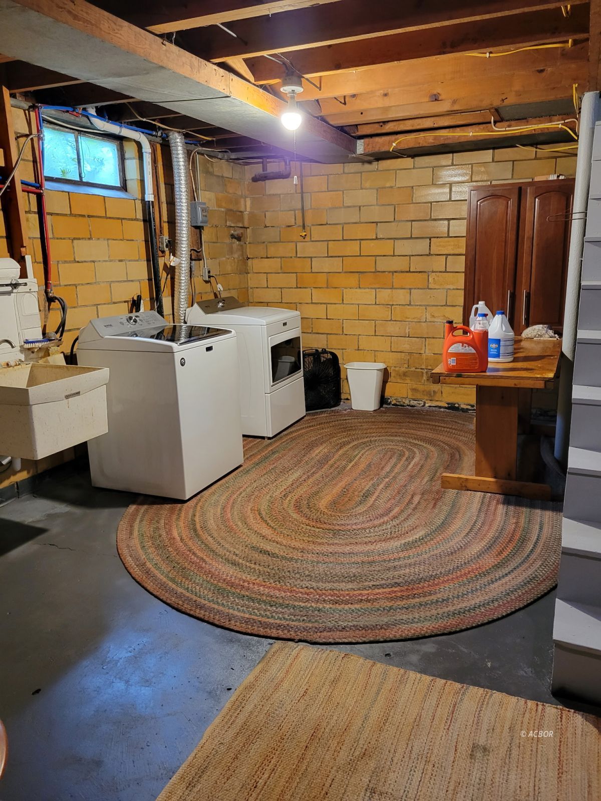 840 Baird St Property Photo 33