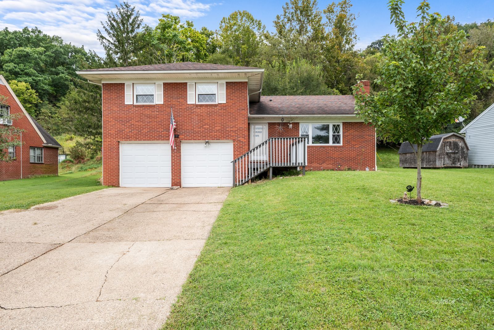 432 Hedgewood Drive Property Photo 1