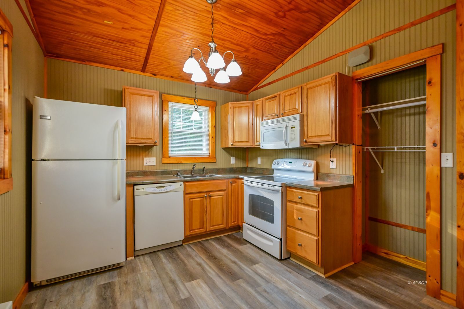 14510 Dutch Creek Rd Property Photo 31