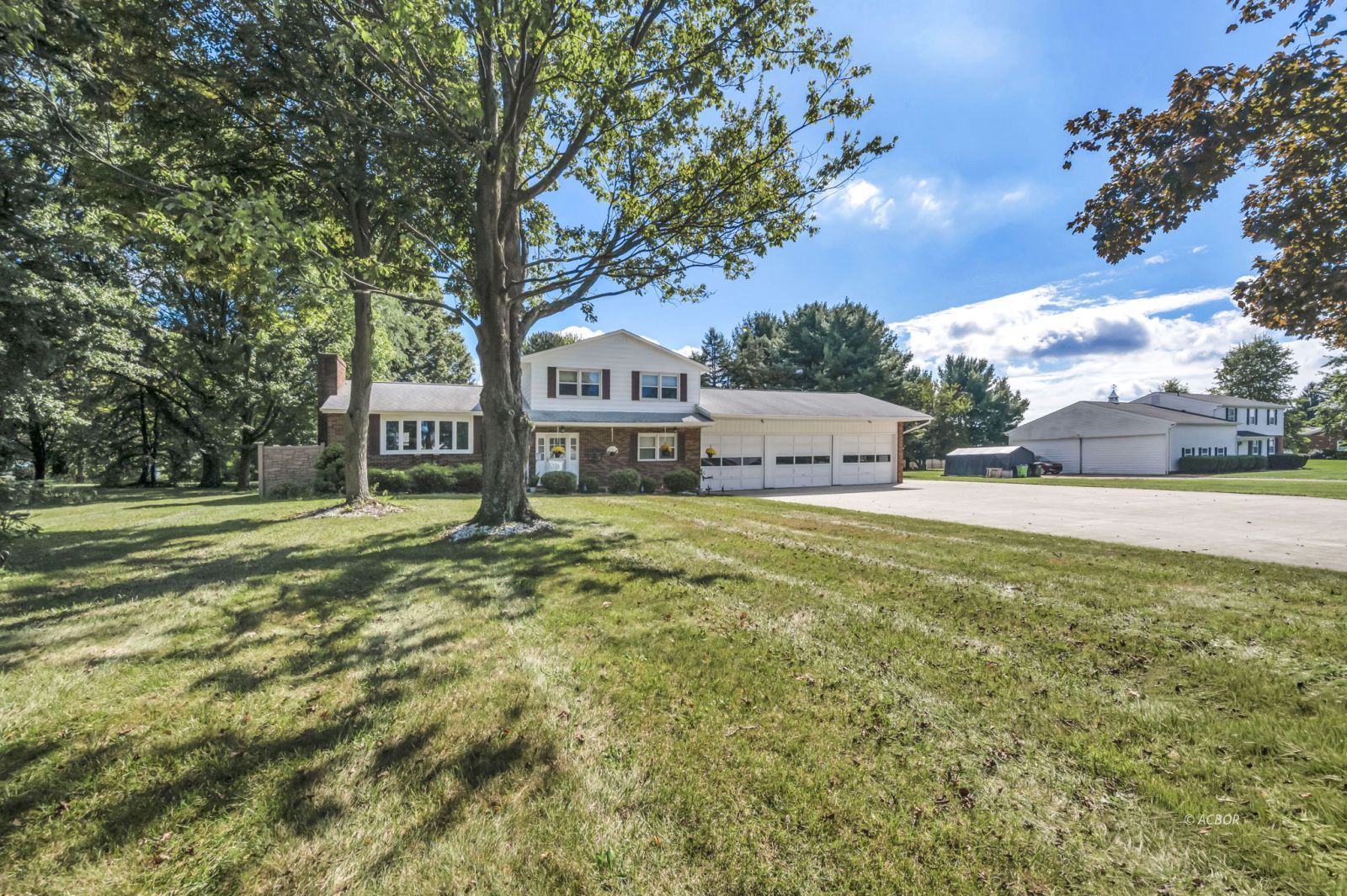 9037 Skypark Dr Property Photo 3