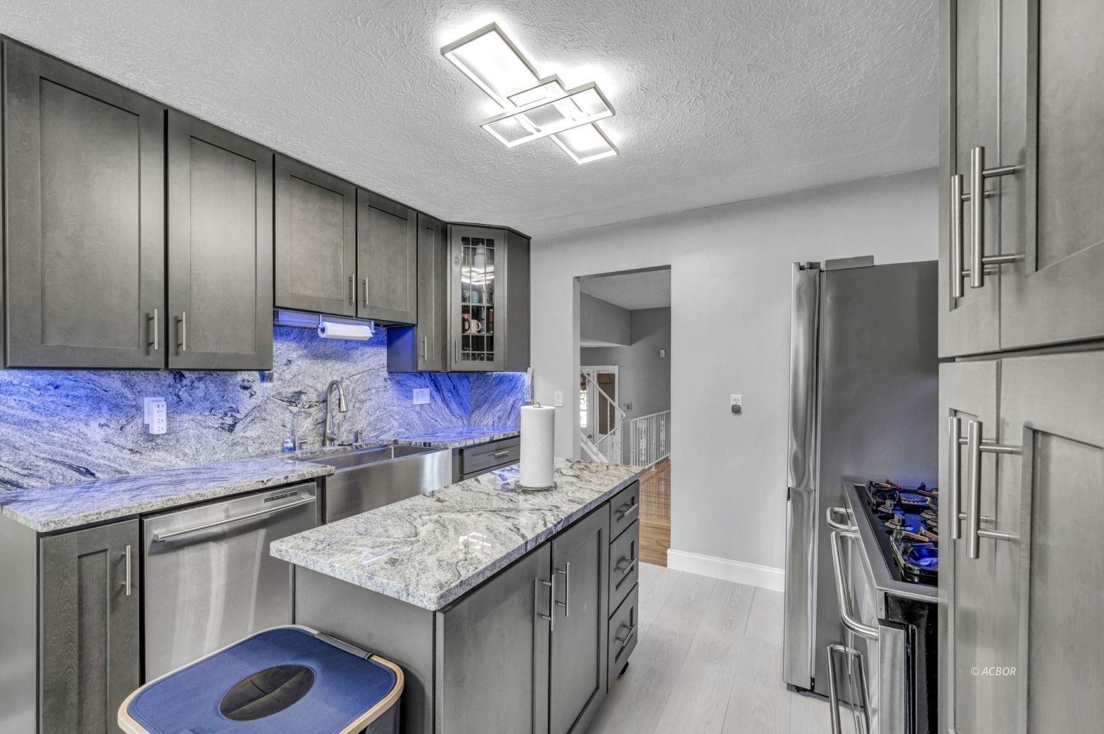 9037 Skypark Dr Property Photo 18