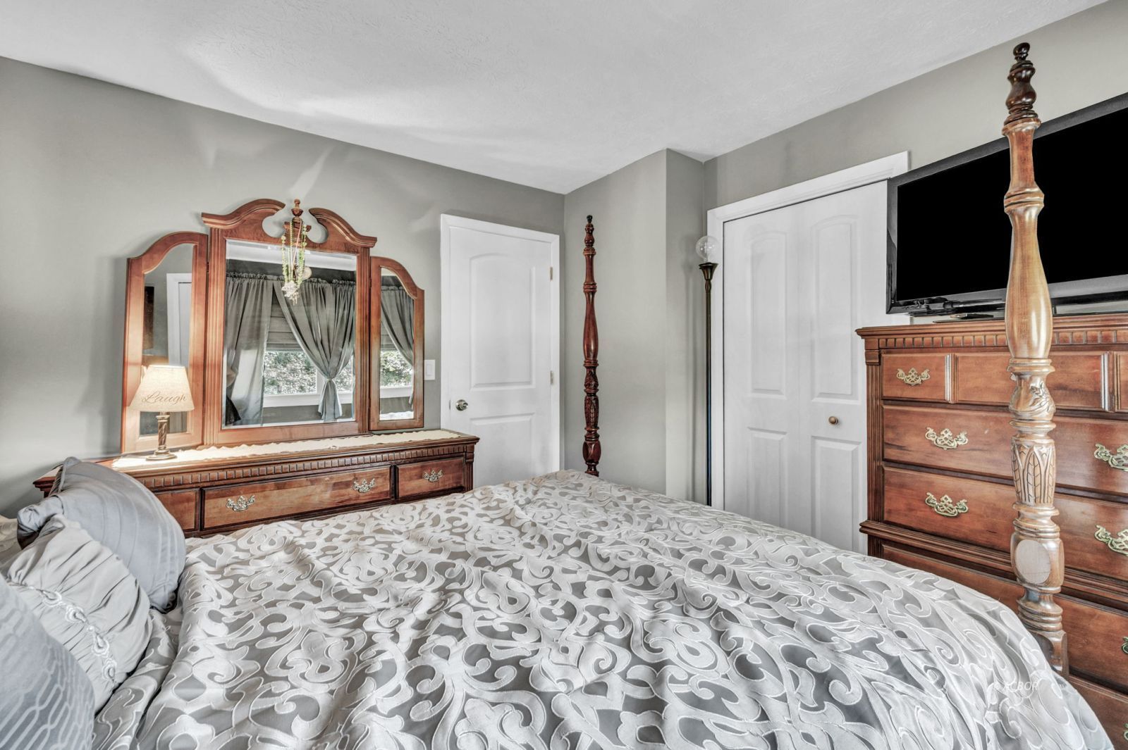 9037 Skypark Dr Property Photo 33