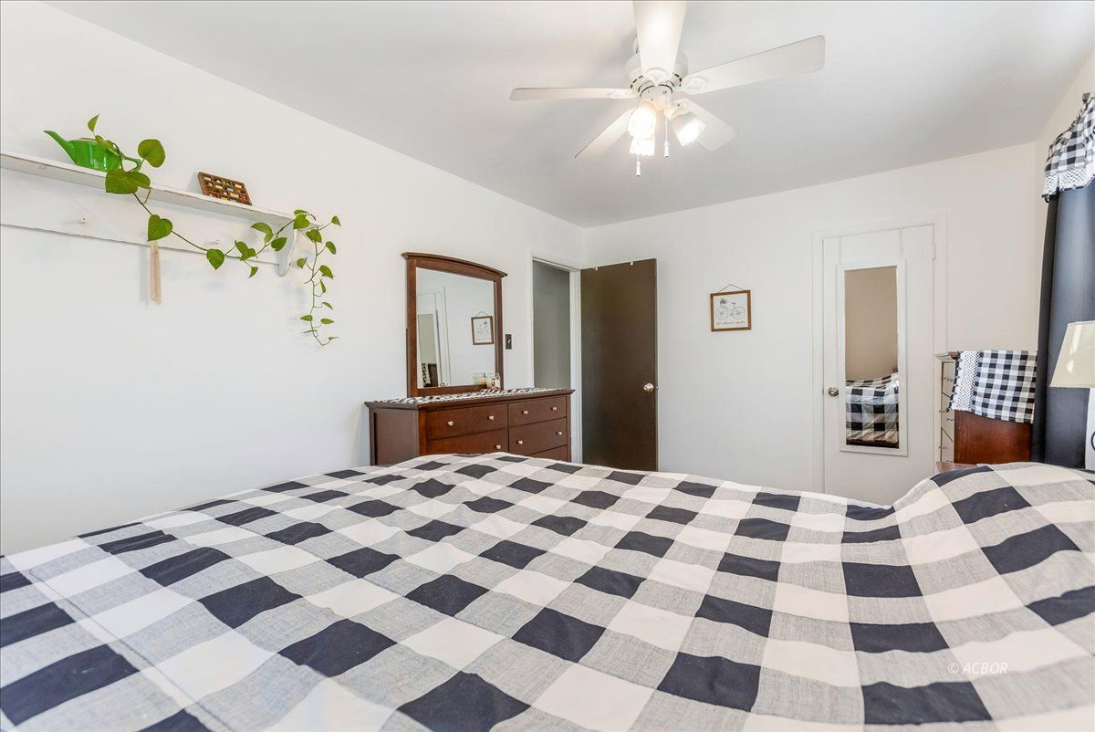 27265 Miller Rd Property Photo 28
