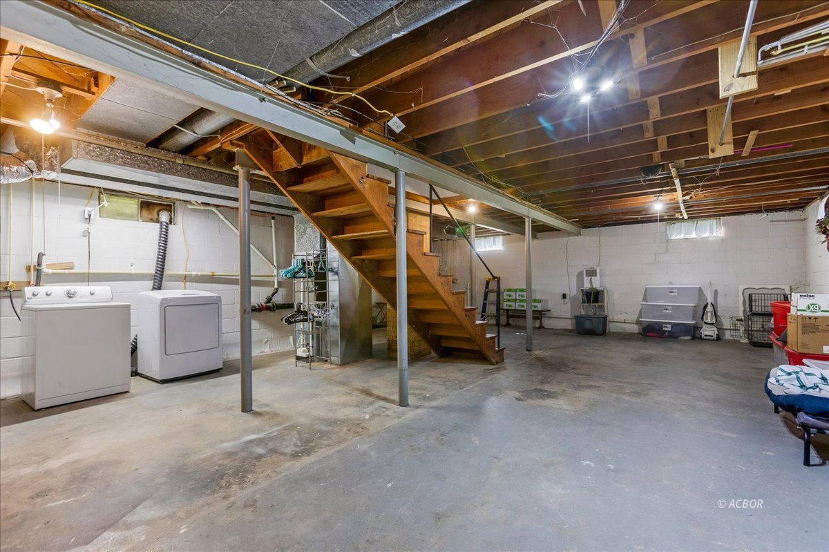27265 Miller Rd Property Photo 33