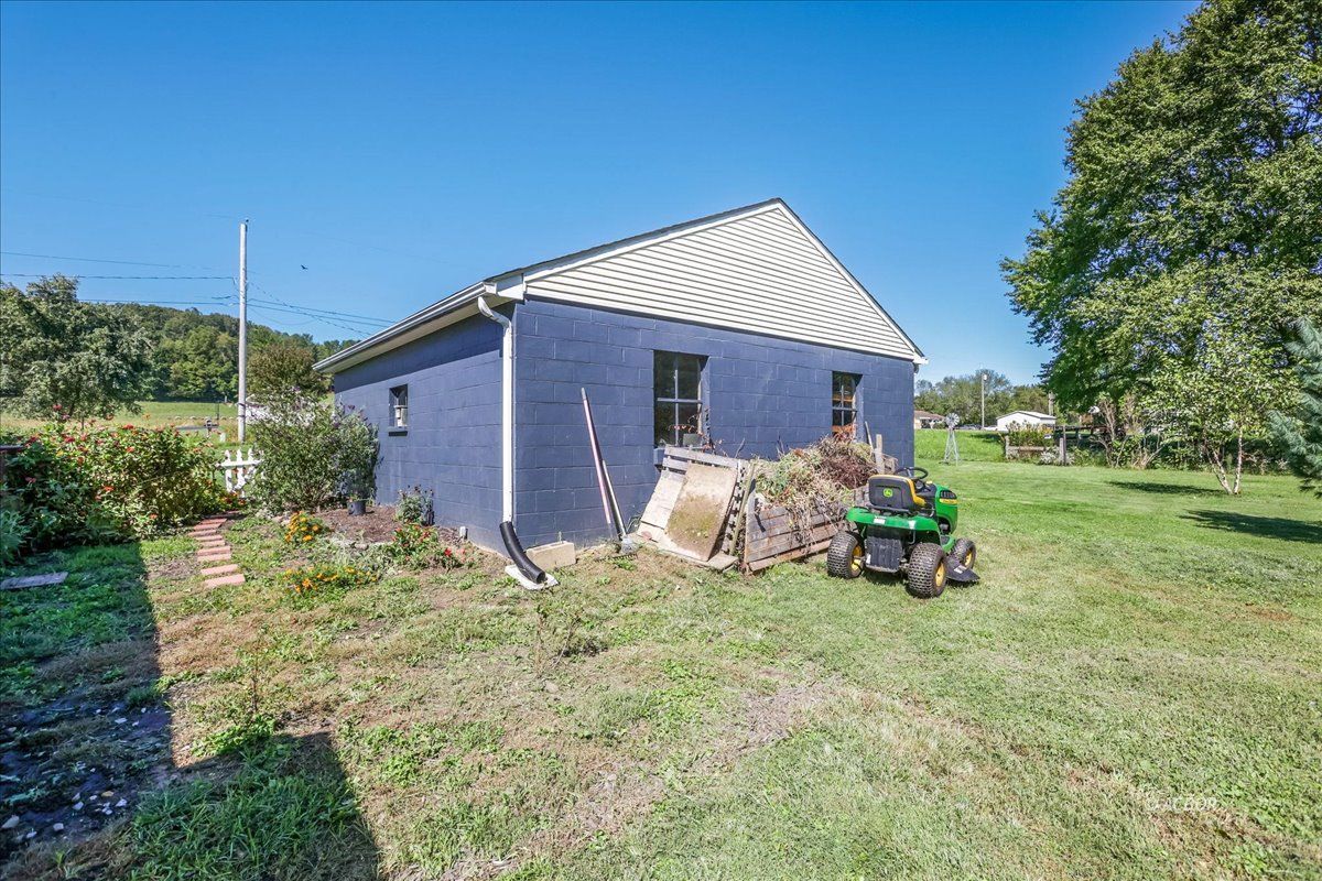 27265 Miller Rd Property Photo 43