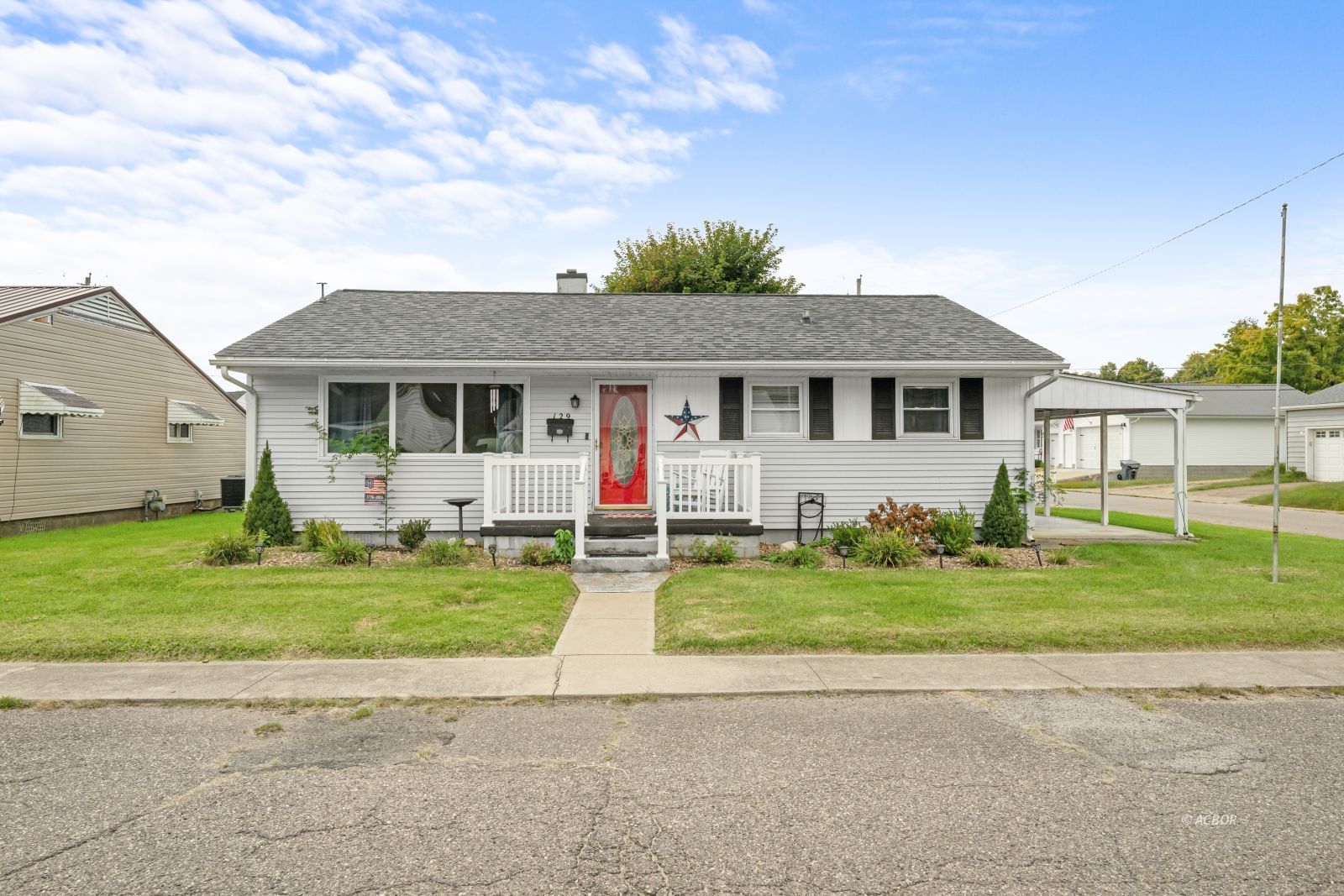 129 Bastiani Dr Property Photo 1
