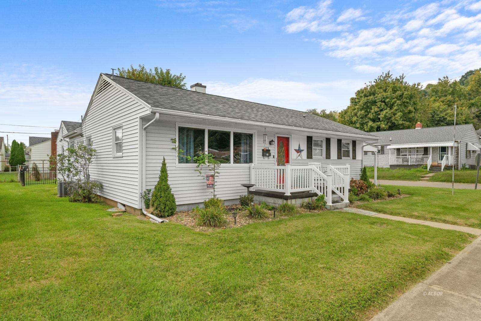 129 Bastiani Dr Property Photo 2