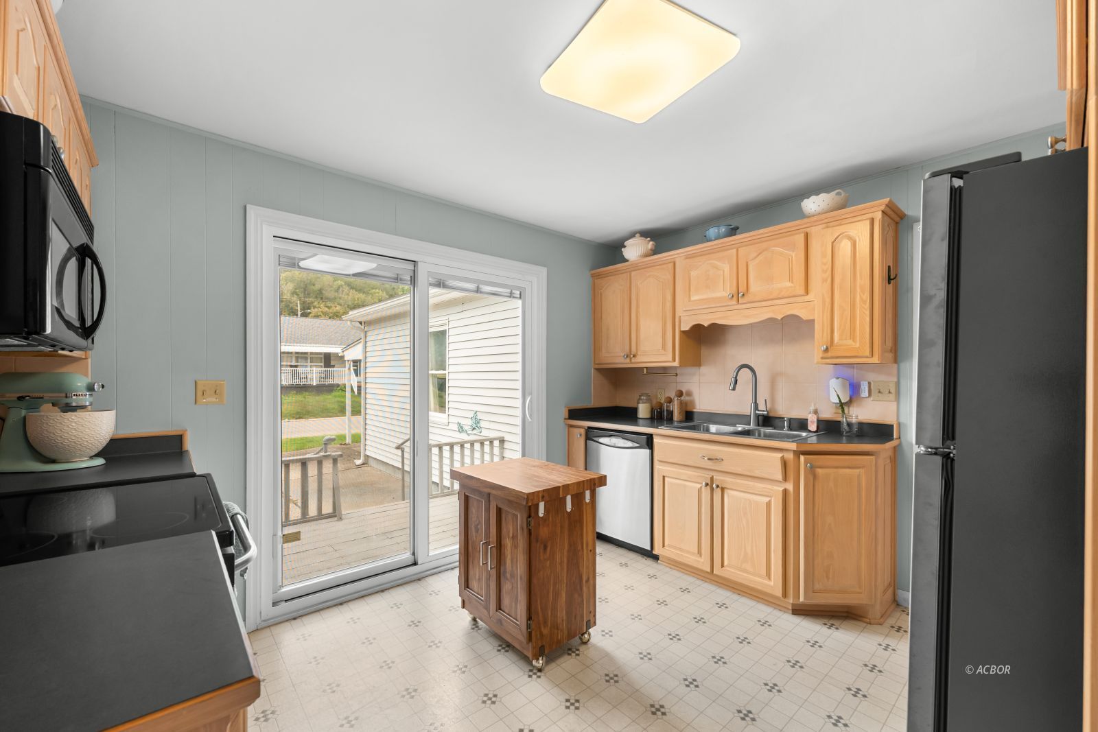 129 Bastiani Dr Property Photo 10