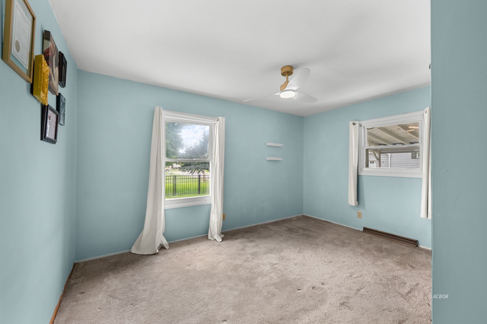 129 Bastiani Dr Property Photo 13