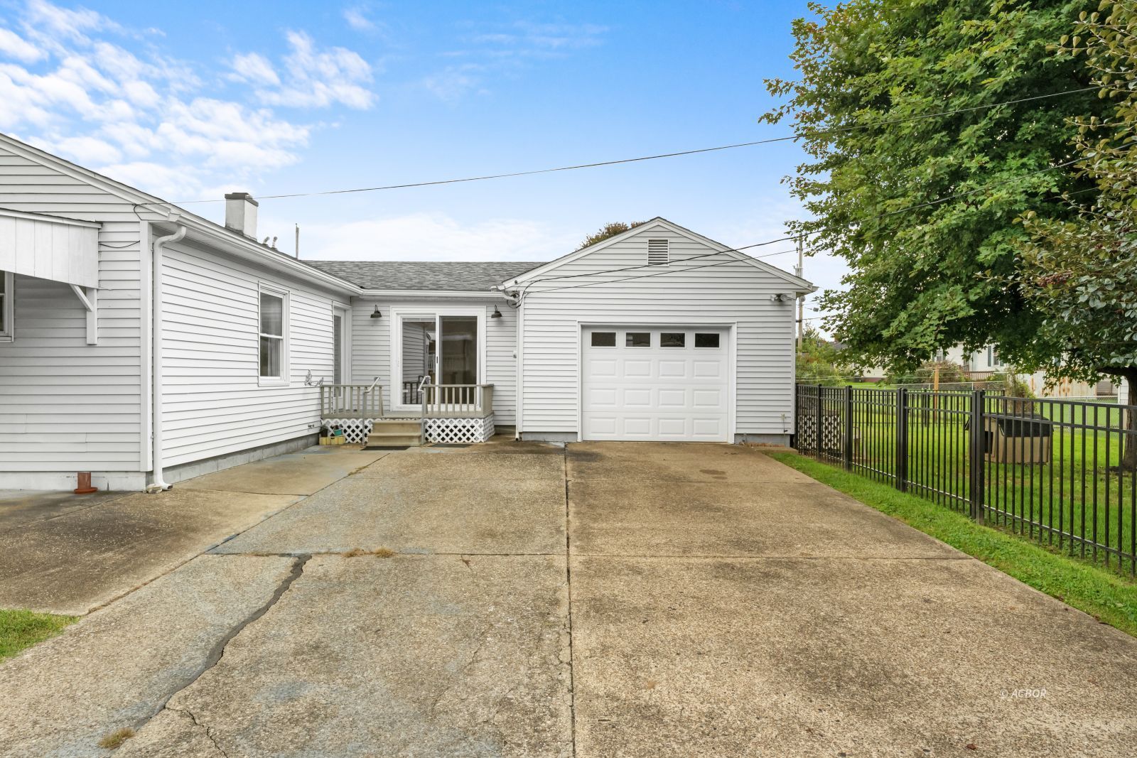 129 Bastiani Dr Property Photo 18