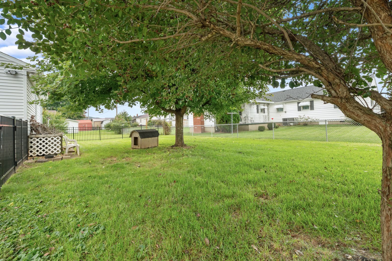 129 Bastiani Dr Property Photo 21