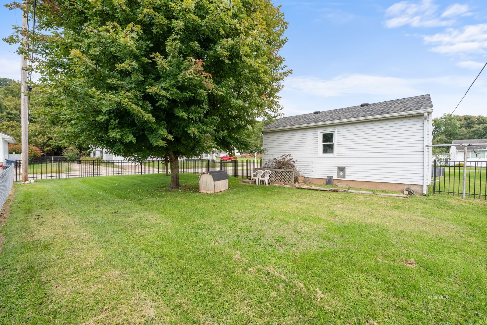 129 Bastiani Dr Property Photo 23