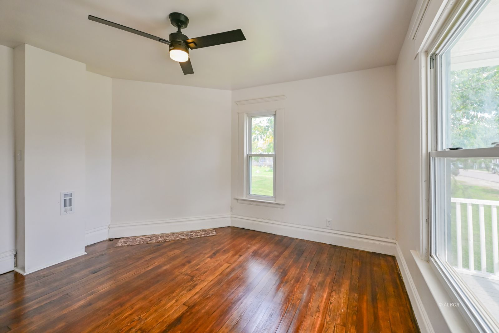 12 Ellis Ave Property Photo 5