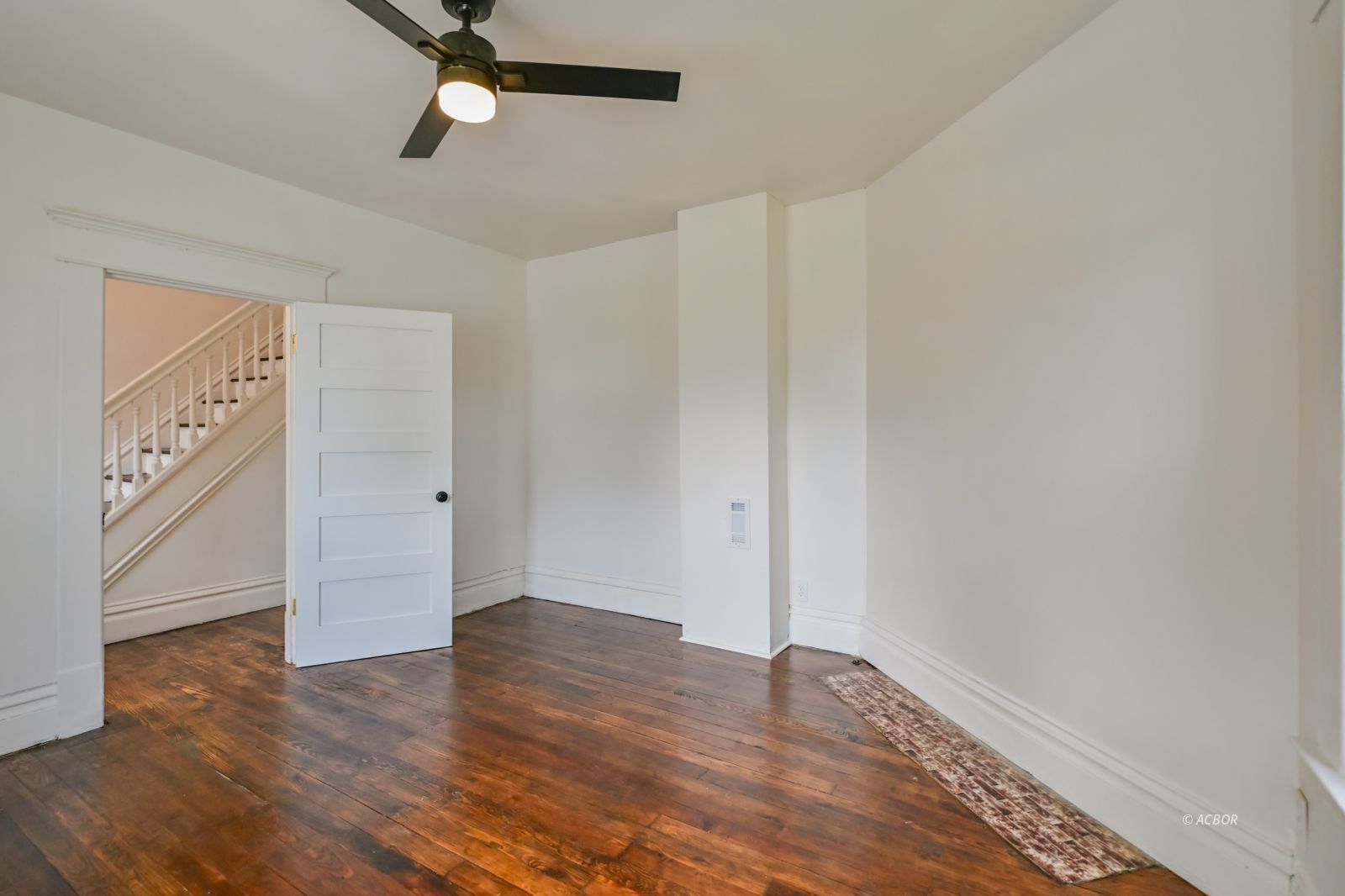 12 Ellis Ave Property Photo 6