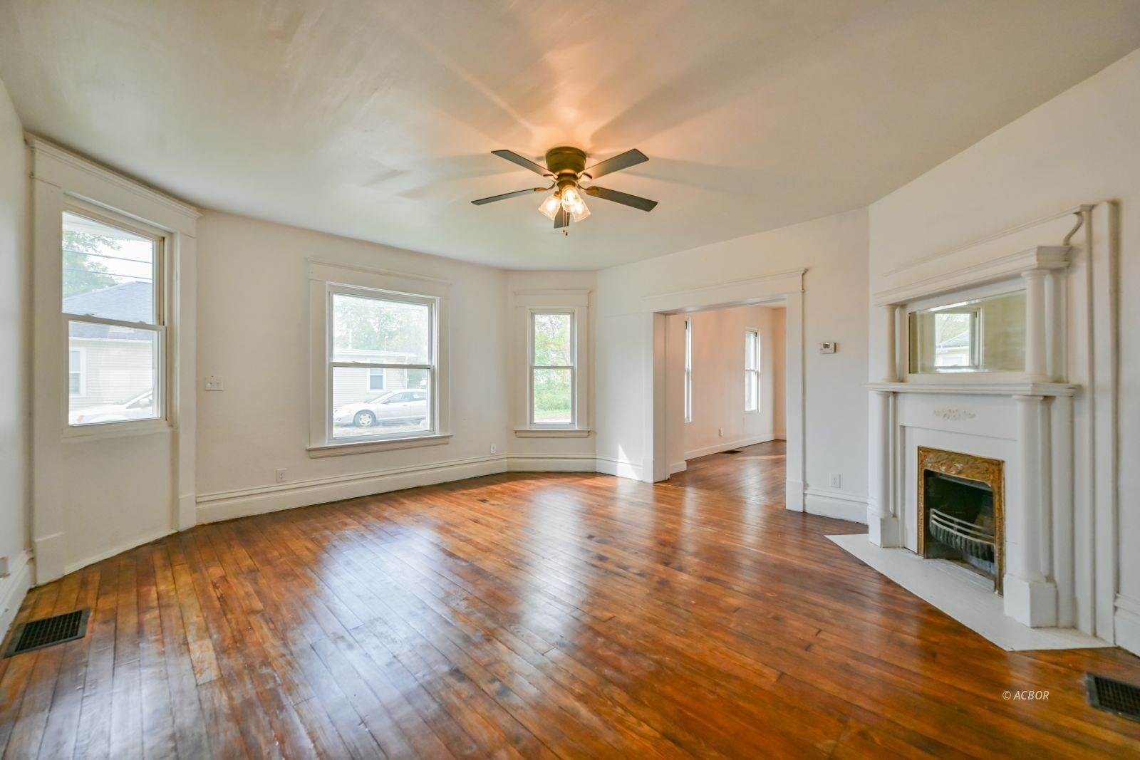 12 Ellis Ave Property Photo 8