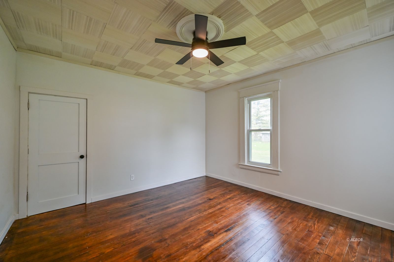 12 Ellis Ave Property Photo 13
