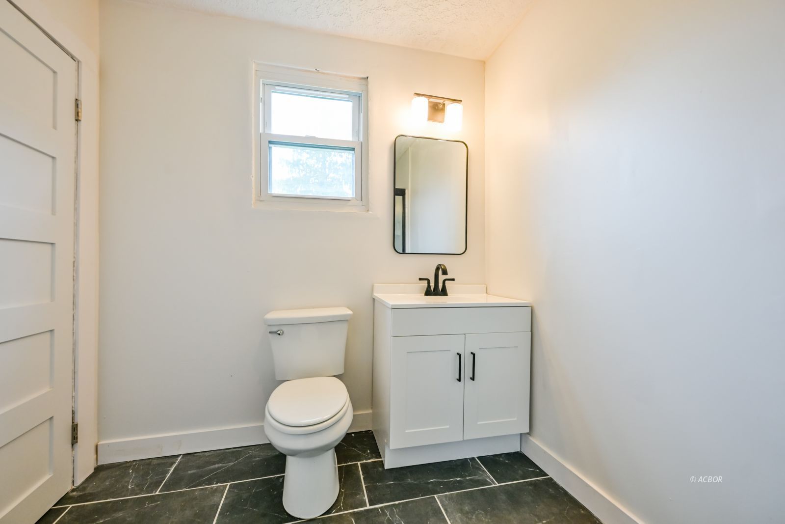 12 Ellis Ave Property Photo 27