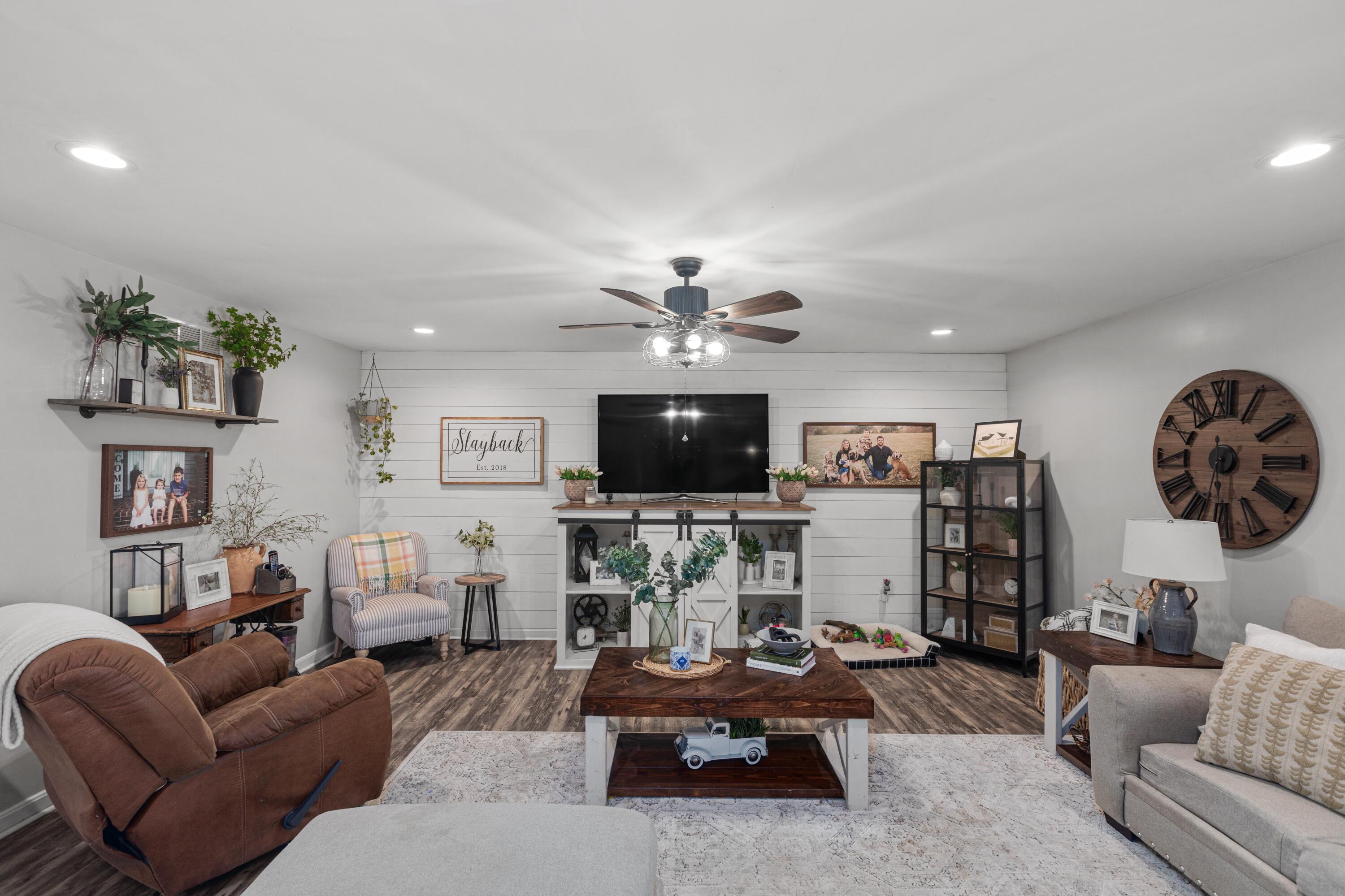 255 Squiresville Road Property Photo 4