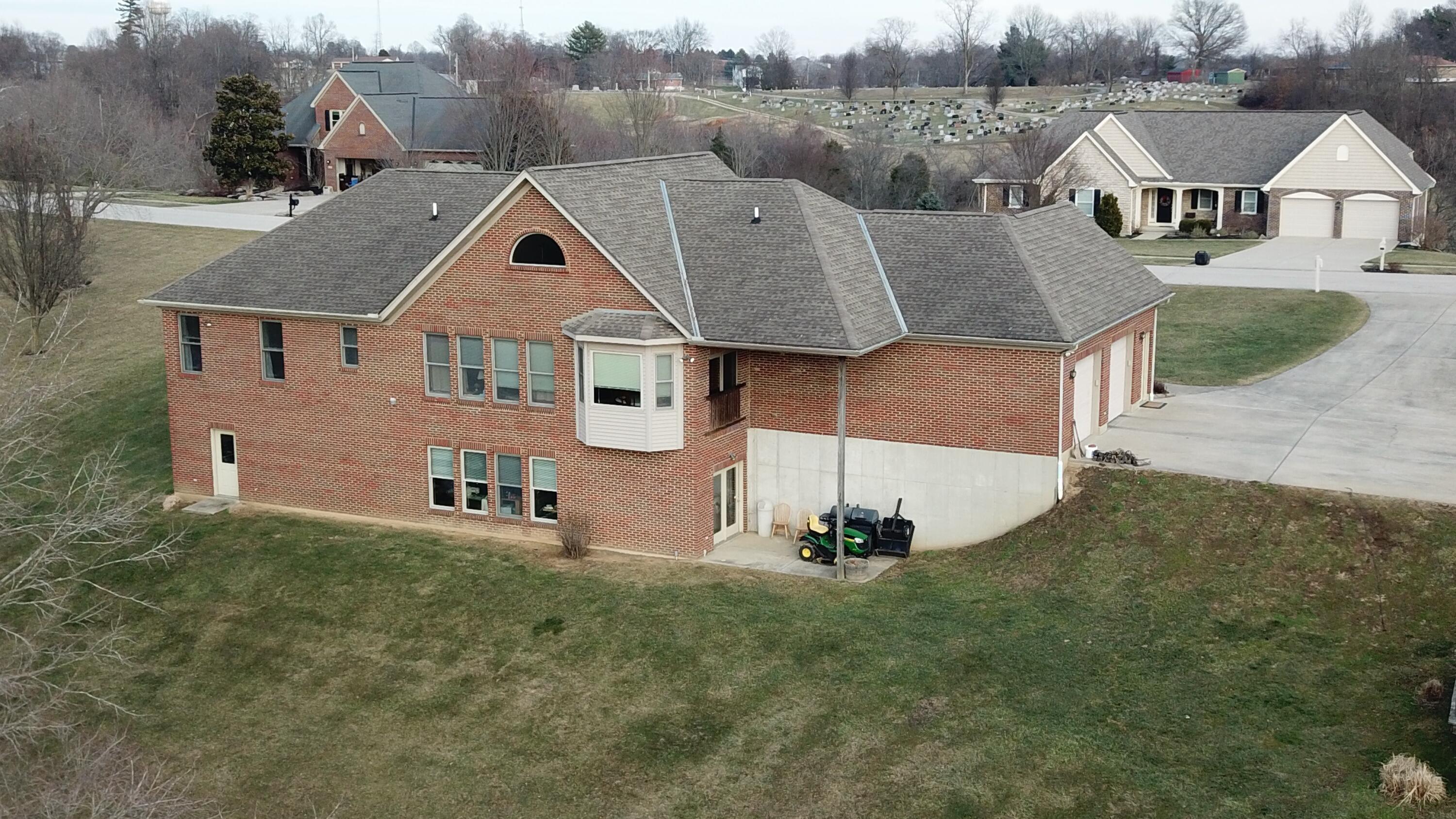 8664 Roth Farm Lane Property Photo 4