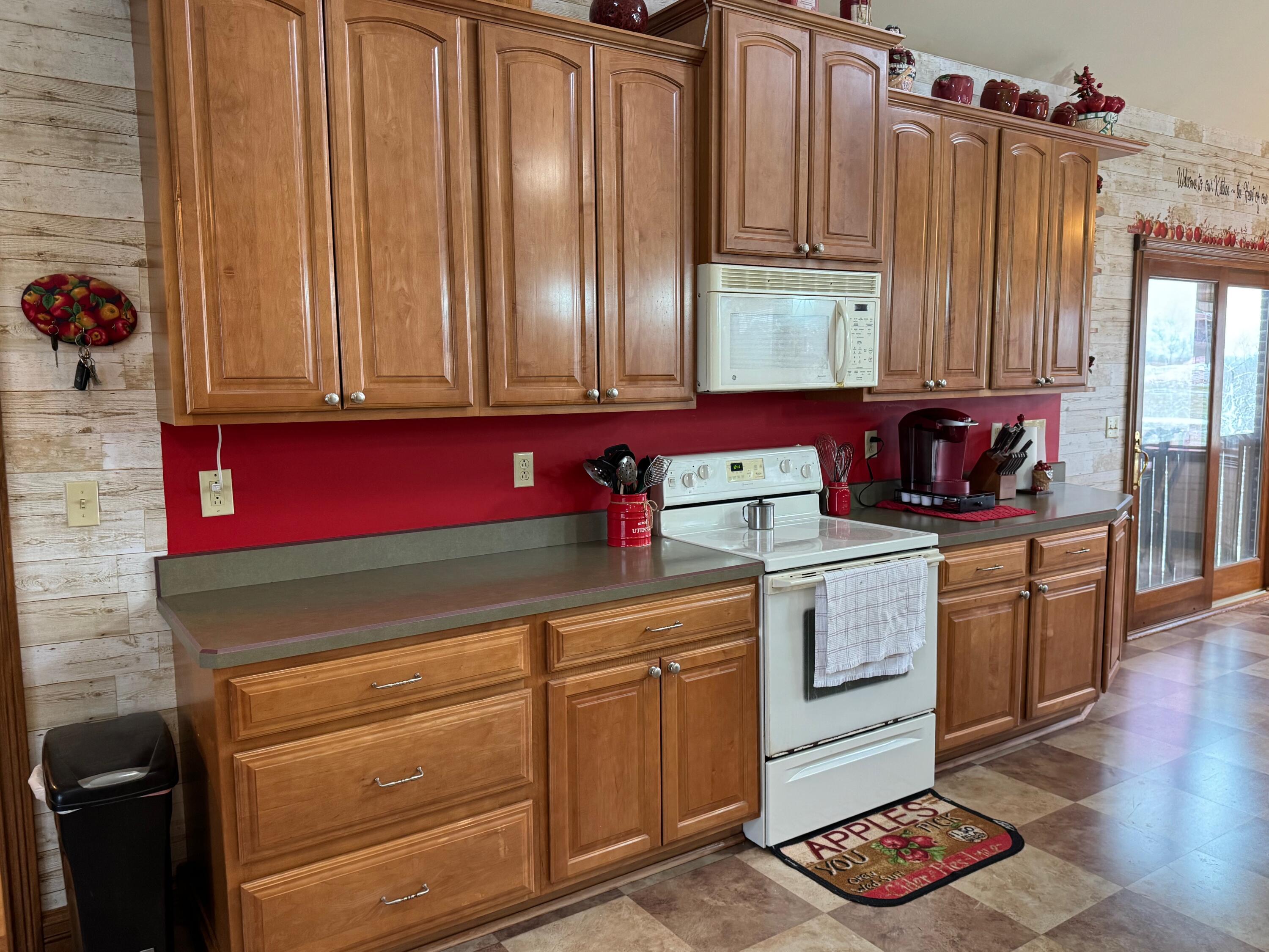 8664 Roth Farm Lane Property Photo 14