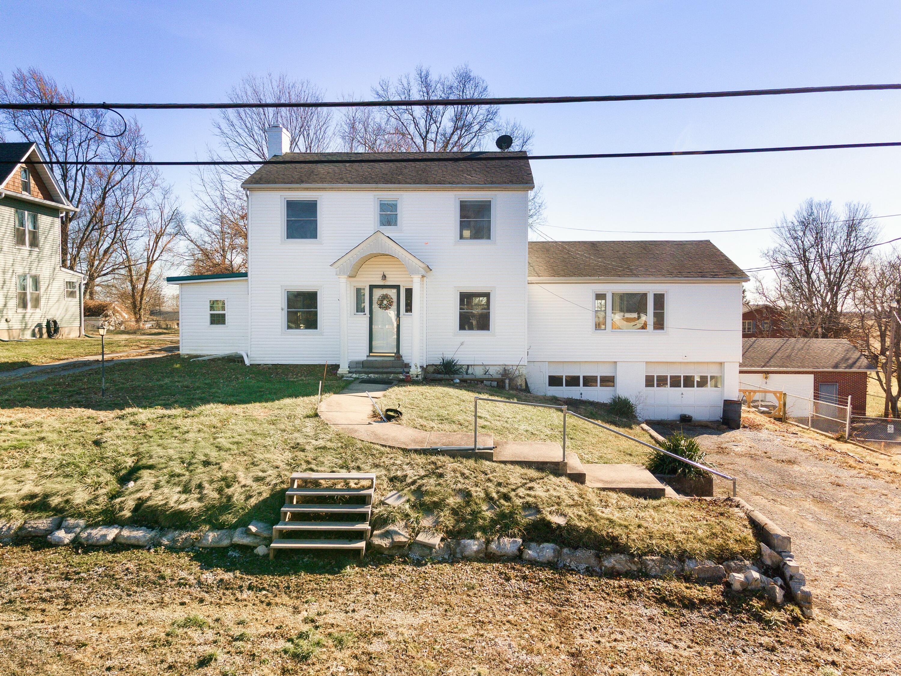 243 W Seminary Street Property Photo